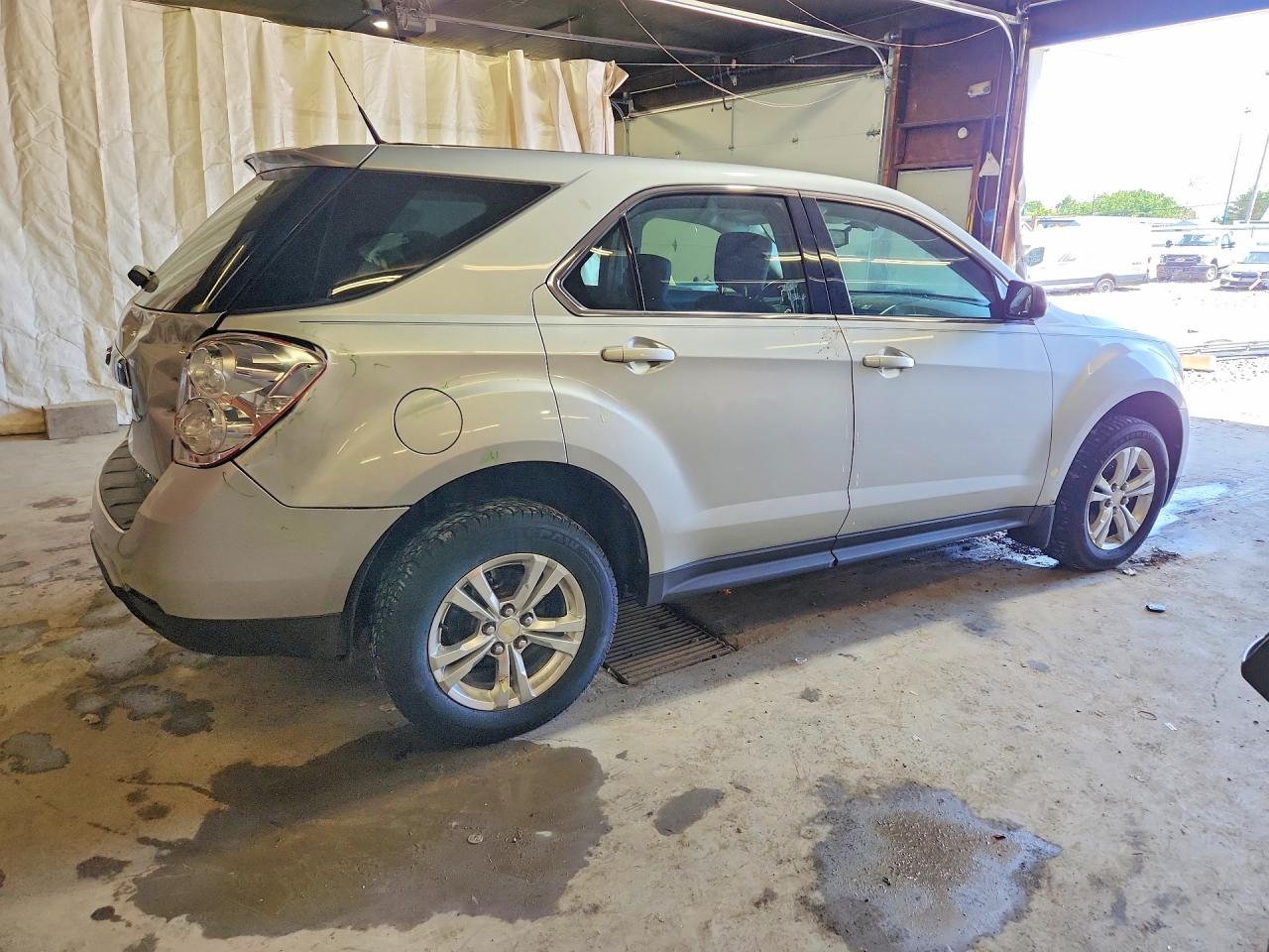 2011 Chevrolet Equinox Ls Silver vin: 2CNFLCEC0B6338011