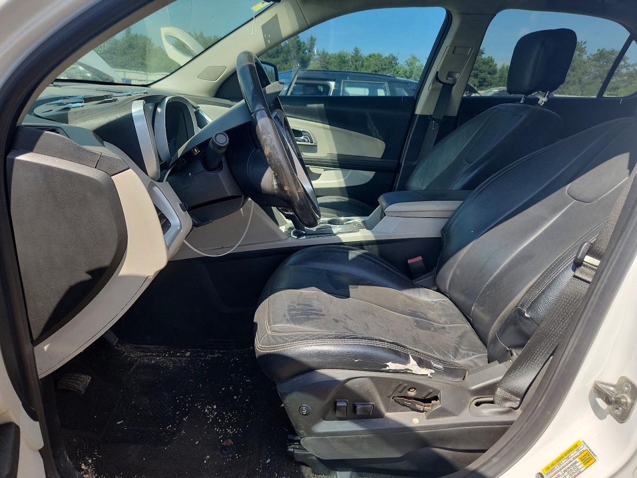 2011 Chevrolet Equinox Ls White vin: 2CNFLCEC1B6381837