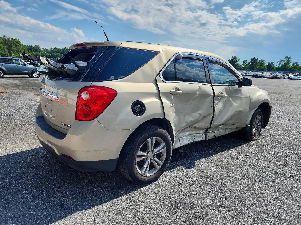 2011 Chevrolet Equinox Ls Золотой vin: 2CNFLCEC2B6407281