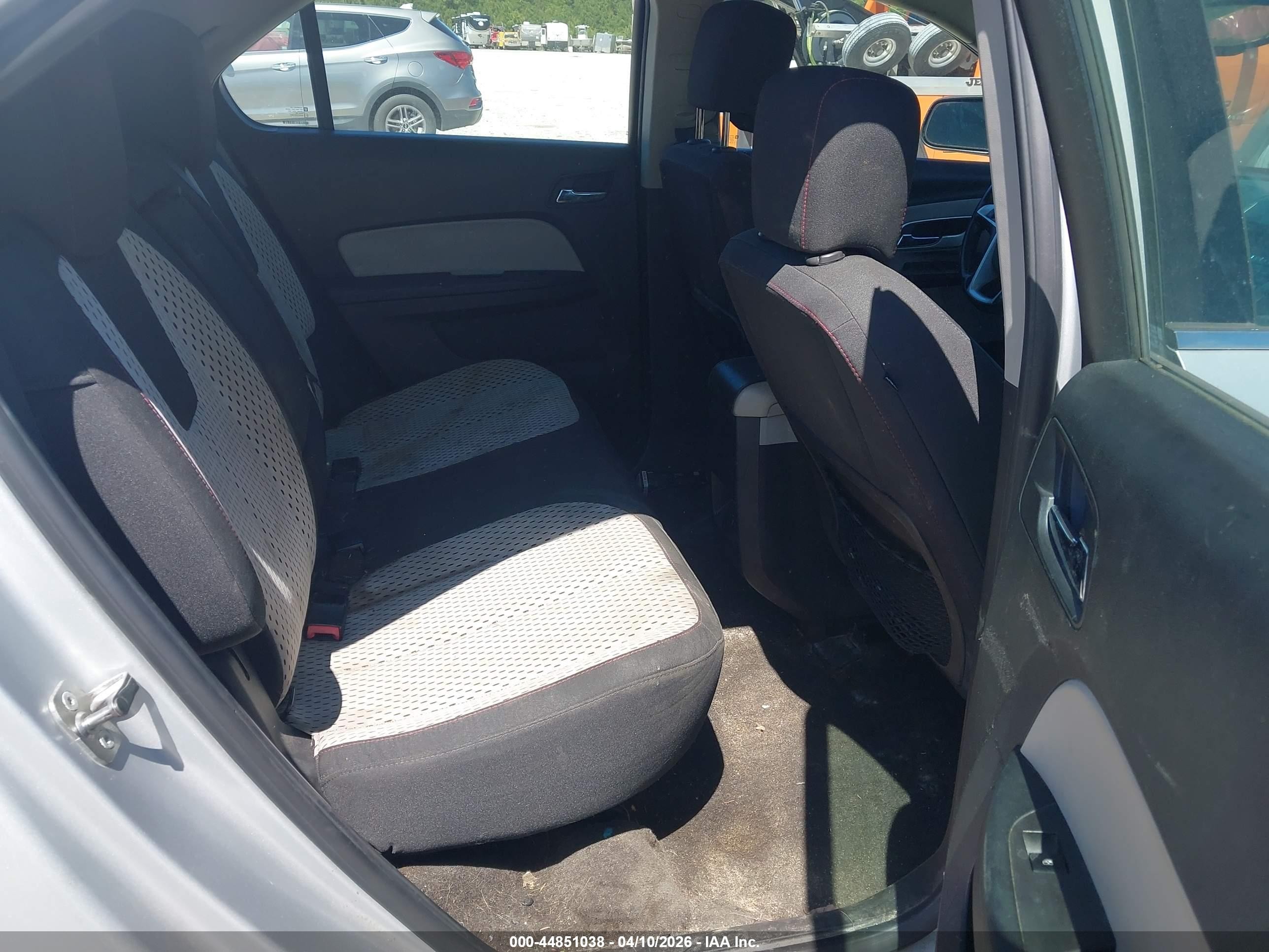 2011 Chevrolet Equinox Ls Silver vin: 2CNFLCEC3B6467988