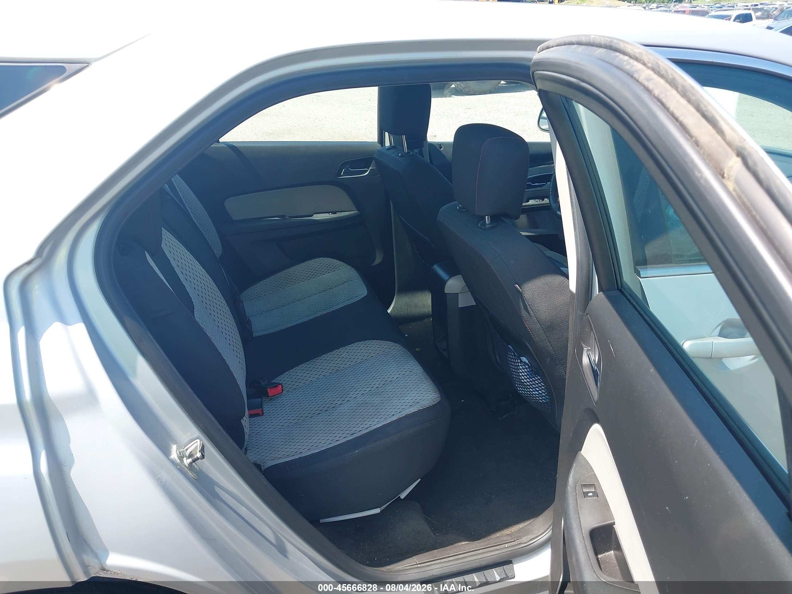 2011 Chevrolet Equinox Ls Серебряный vin: 2CNFLCEC9B6265740