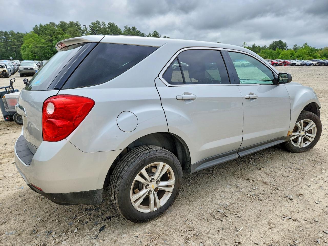 2011 Chevrolet Equinox Ls Серебряный vin: 2CNFLCECXB6242550