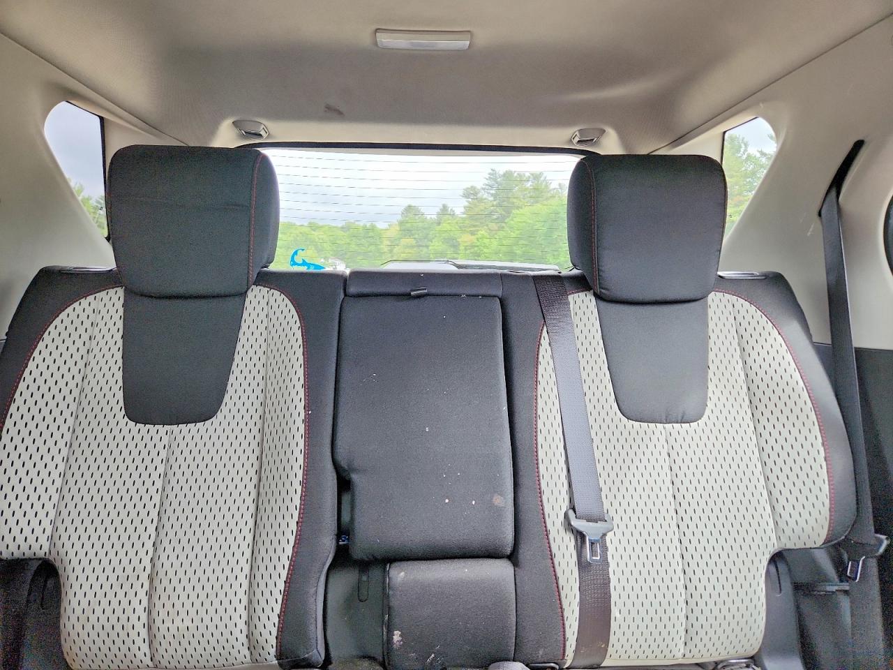 2011 Chevrolet Equinox Ls Серебряный vin: 2CNFLCECXB6242550