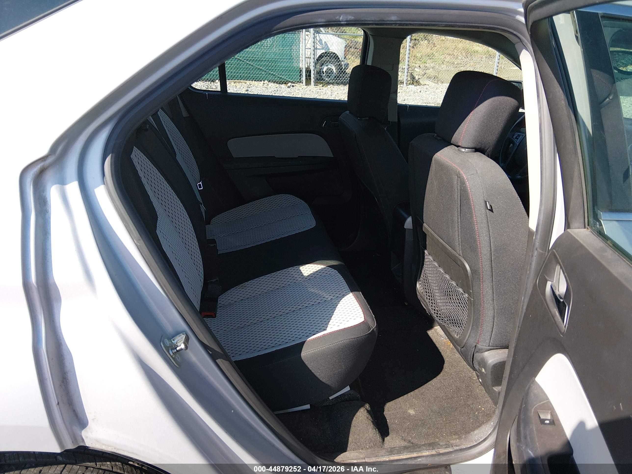 2010 Chevrolet Equinox Ls Silver vin: 2CNFLCEW4A6335945