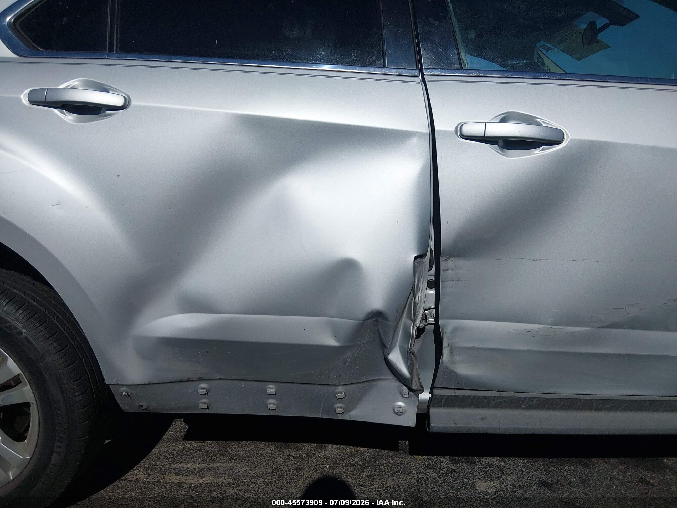 2011 Chevrolet Equinox Lt W/1lt Серебряный vin: 2CNFLEEC0B6229169