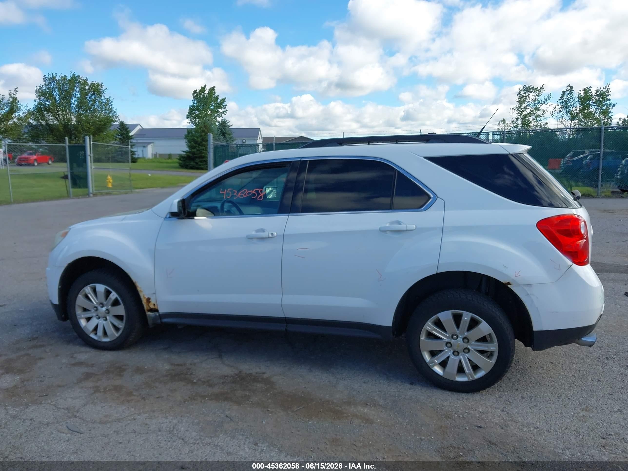 2011 Chevrolet Equinox Lt W/2lt White vin: 2CNFLPE55B6410622