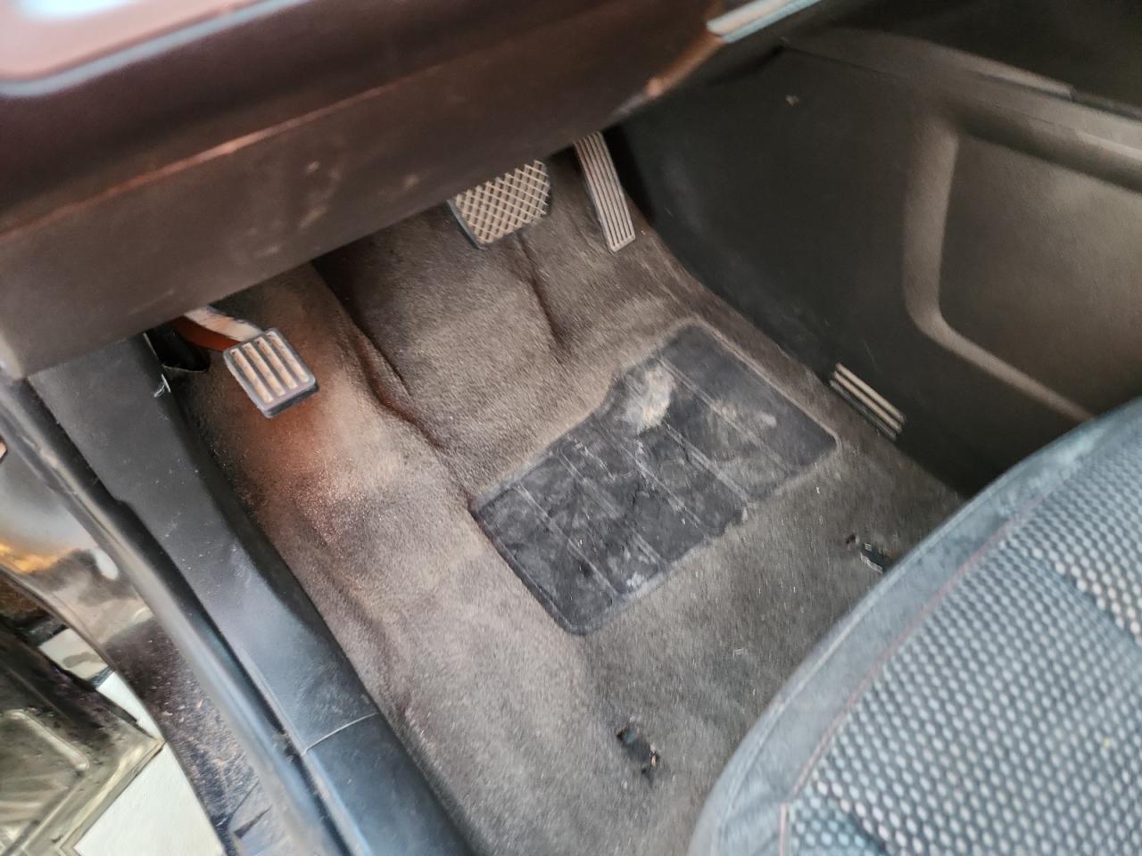 2010 Chevrolet Equinox Lt Black vin: 2CNFLPEY4A6234283 Damage: Left Front Carpet, Loose, Repair Required