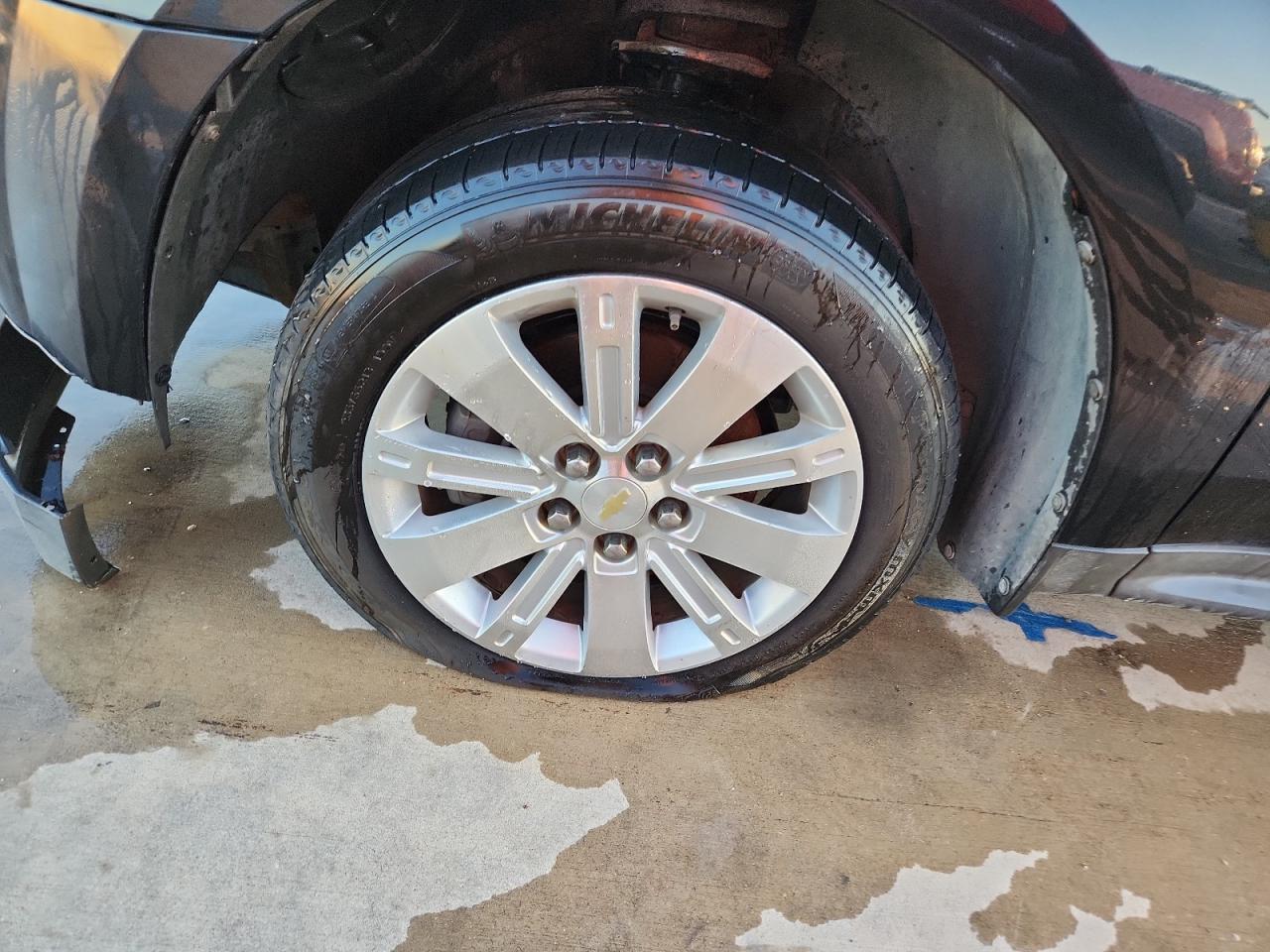 2010 Chevrolet Equinox Lt Black vin: 2CNFLPEY4A6234283 Damage: Left Front Tire, Flat, Repair Required