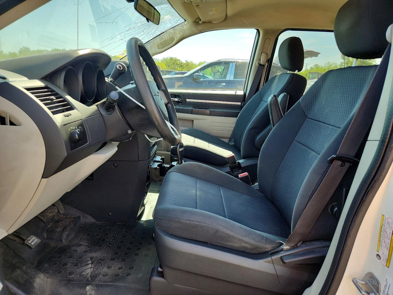 2010 Dodge Grand Caravan C White vin: 2D4CN1AE3AR207734