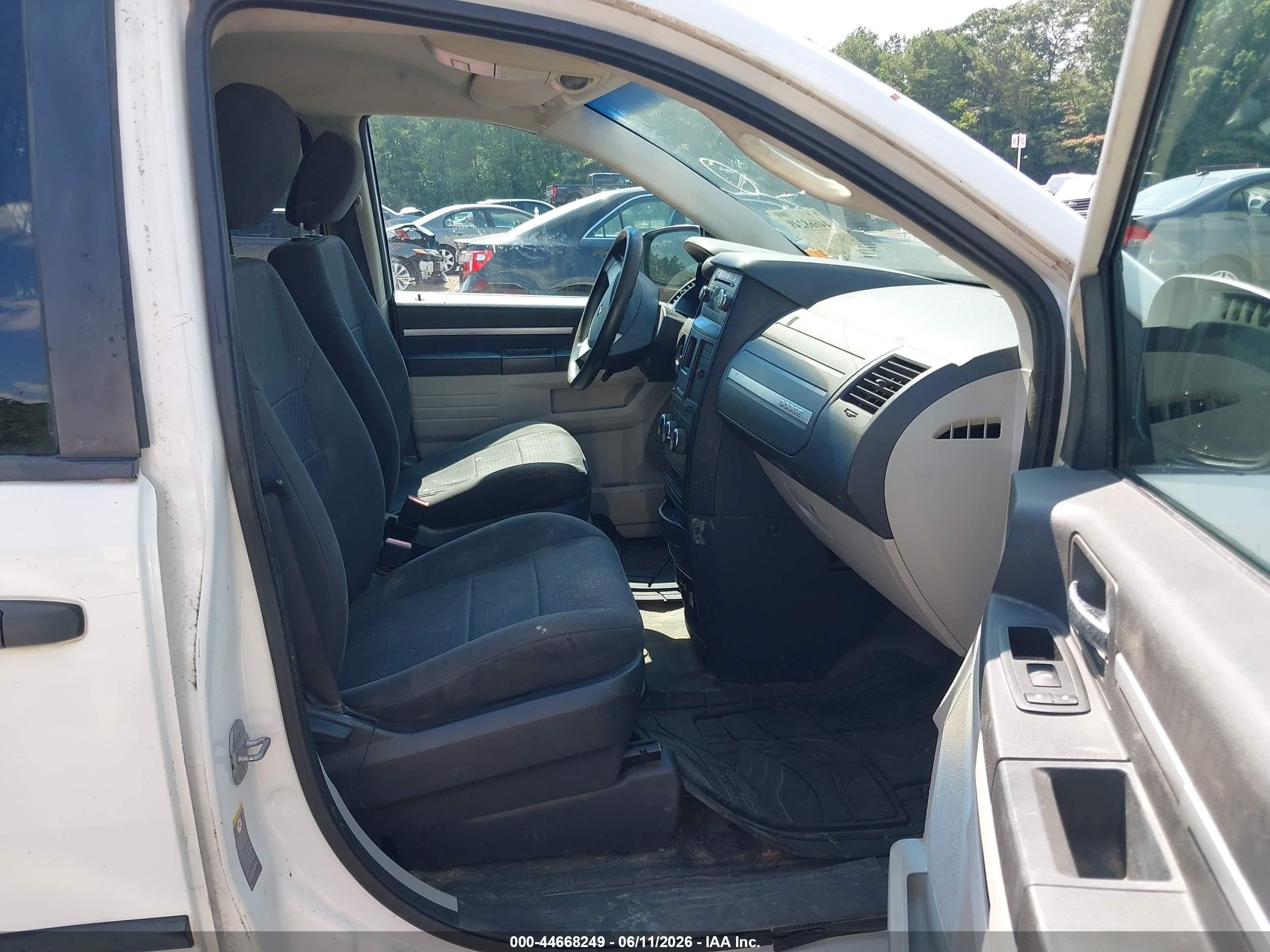 2010 Dodge Grand Caravan C/v White vin: 2D4CN1AE4AR181211