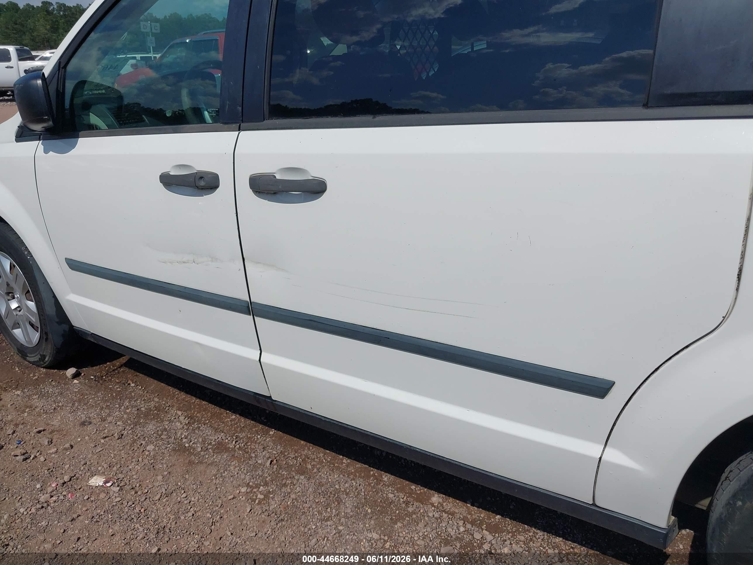 2010 Dodge Grand Caravan C/v White vin: 2D4CN1AE4AR181211