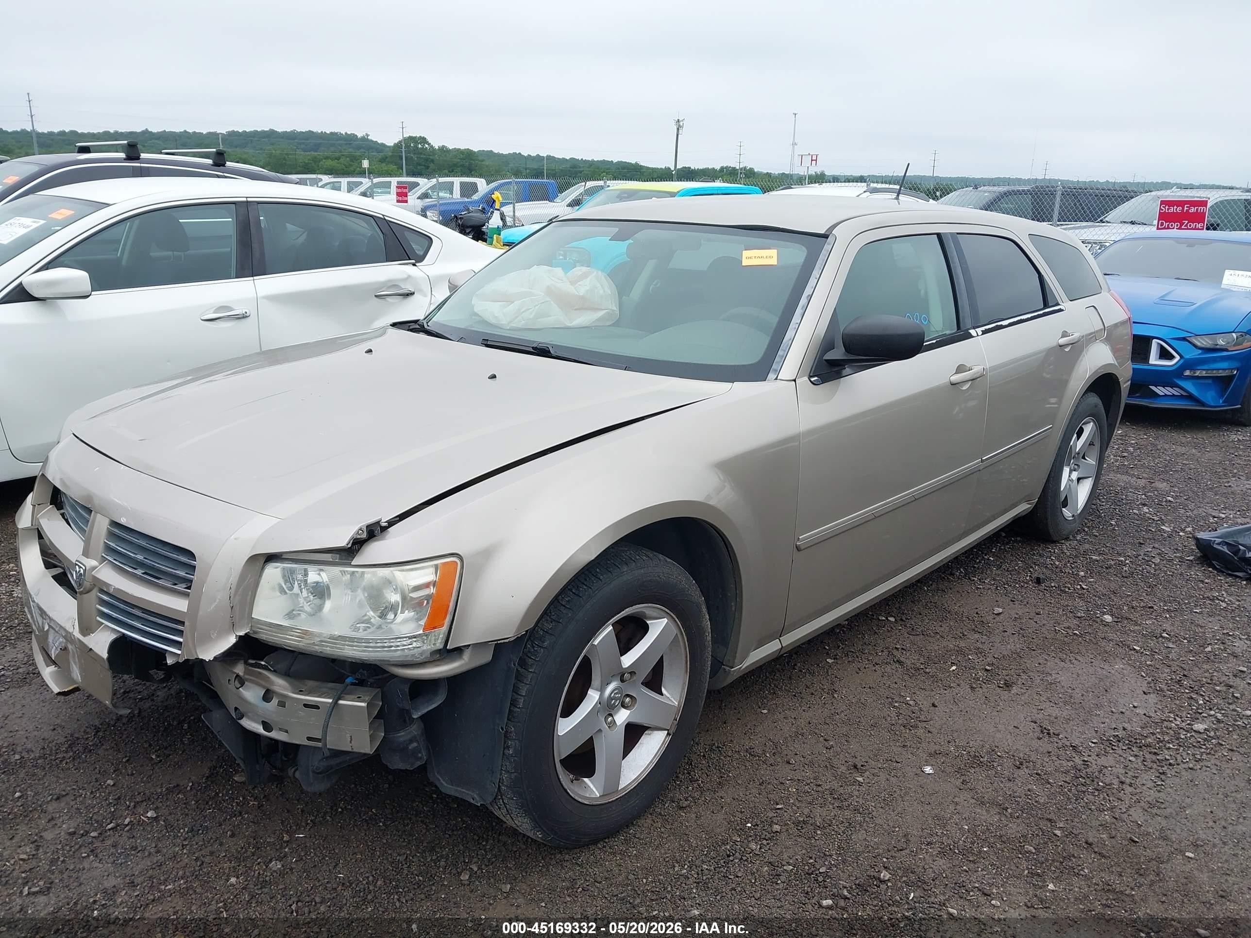 2008 Dodge Magnum Sxt Gold vin: 2D4FV37V18H221745