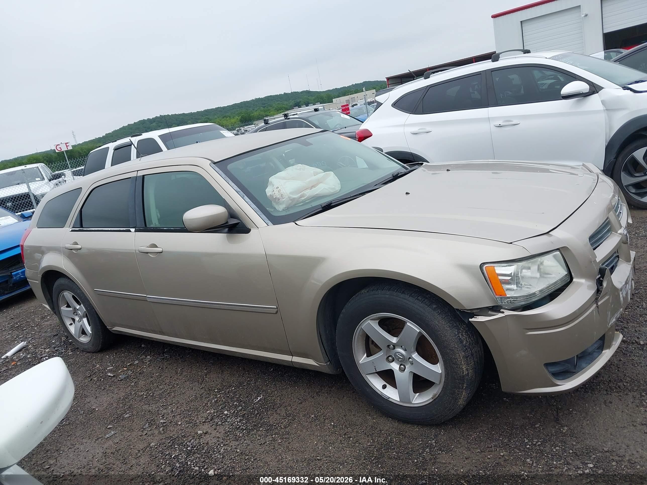 2008 Dodge Magnum Sxt Gold vin: 2D4FV37V18H221745