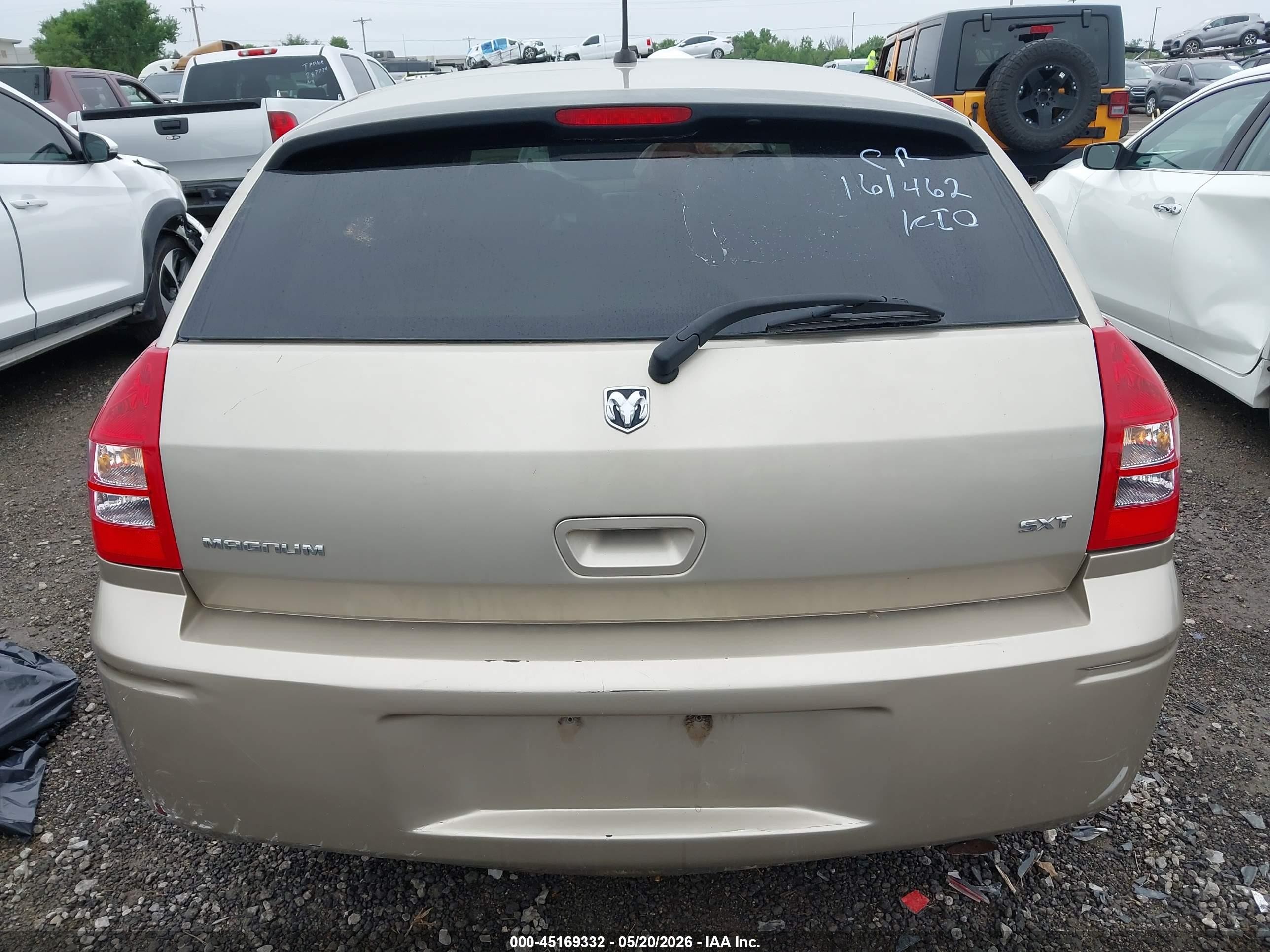 2008 Dodge Magnum Sxt Gold vin: 2D4FV37V18H221745