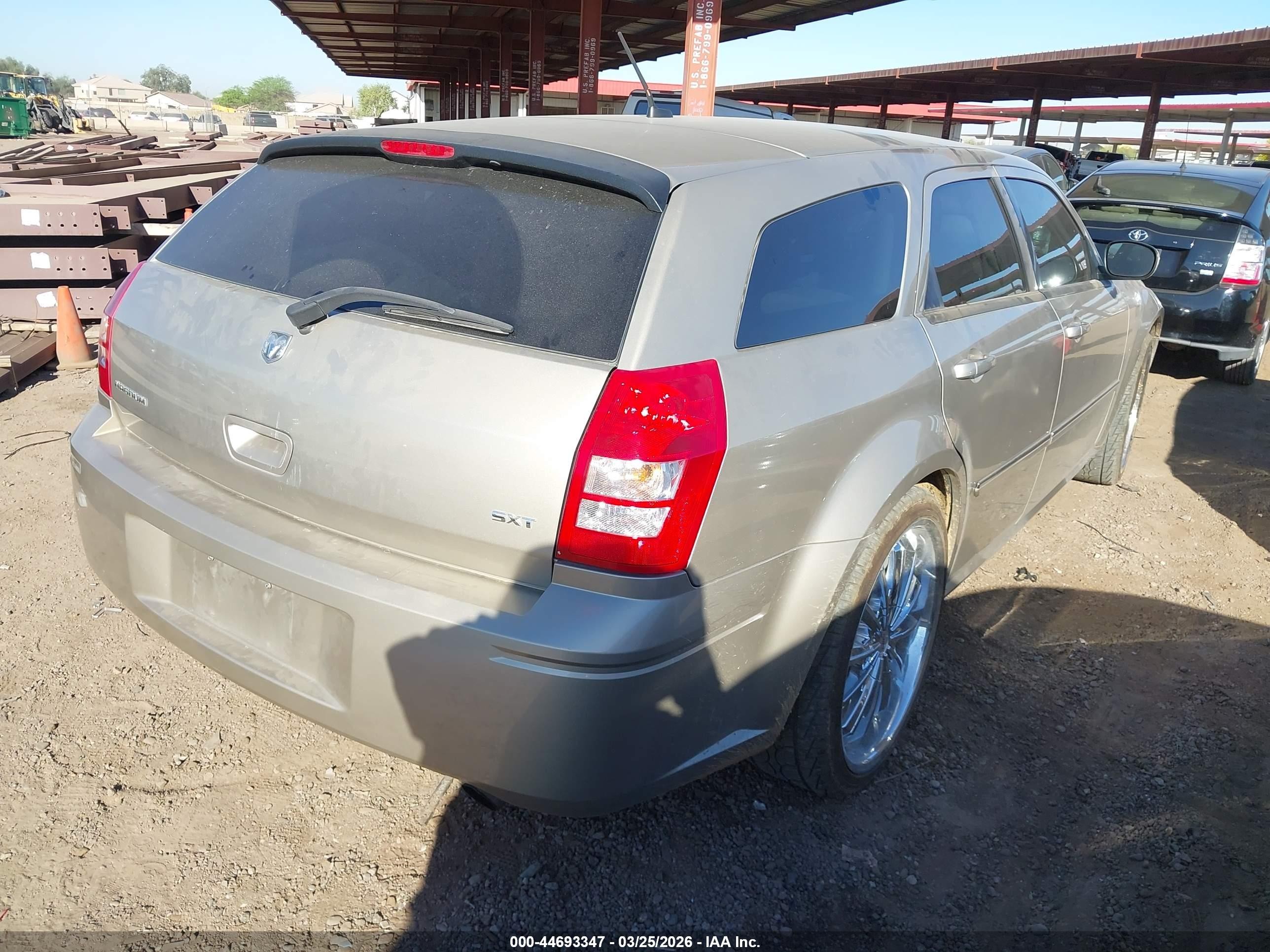 2008 Dodge Magnum Sxt Tan vin: 2D4FV37V48H202316