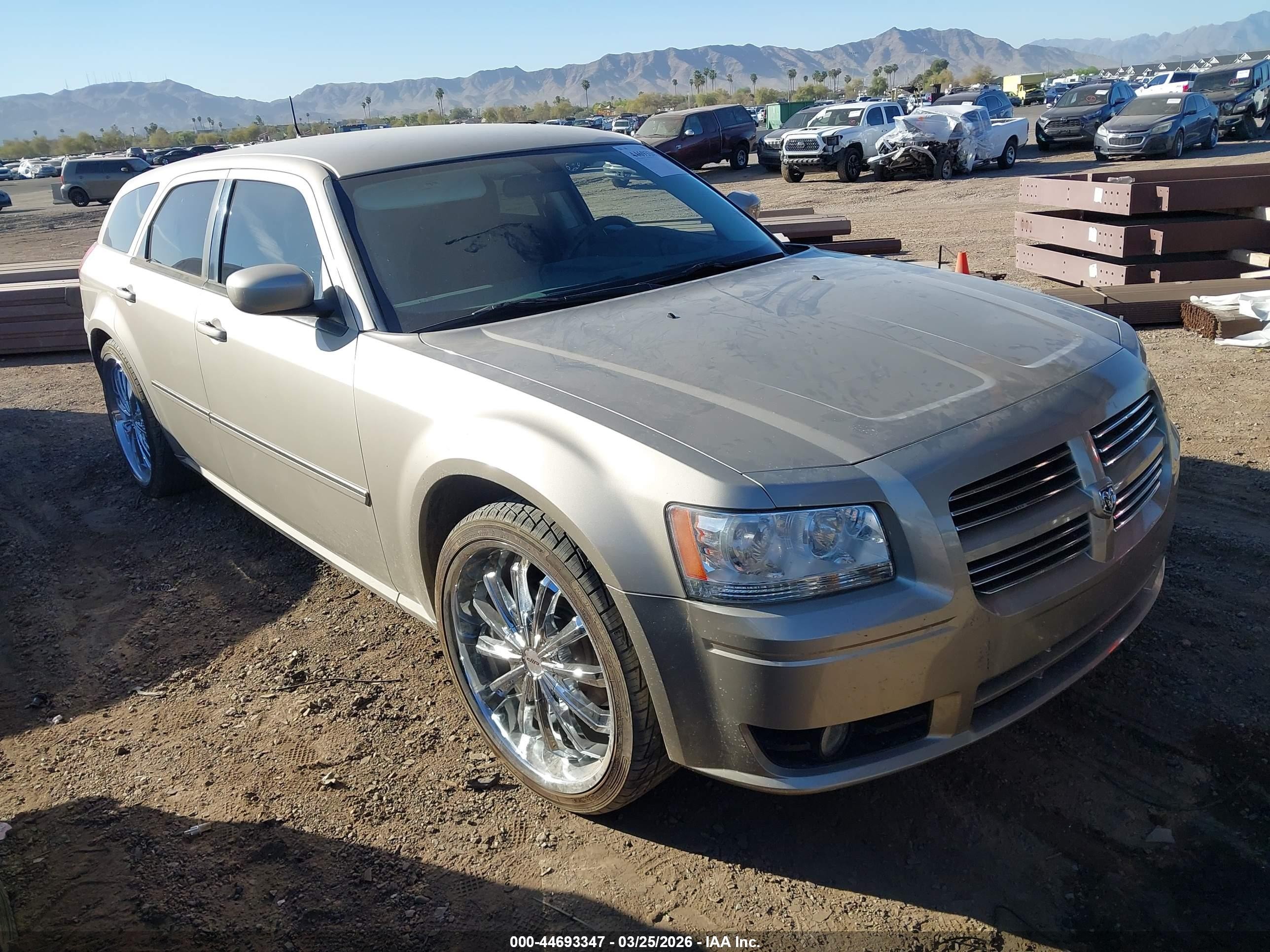 2008 Dodge Magnum Sxt Tan vin: 2D4FV37V48H202316