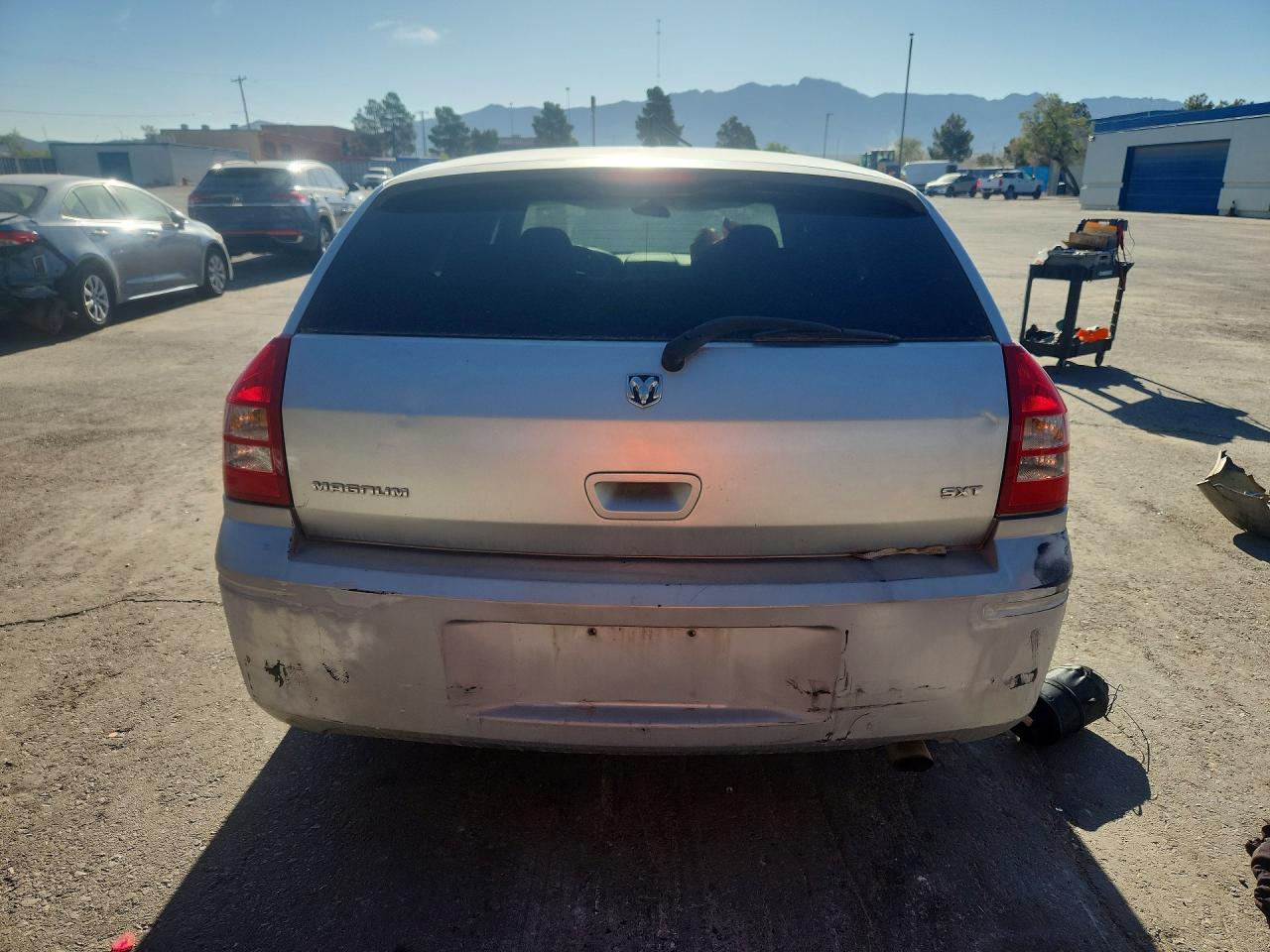 2008 Dodge Magnum Sxt Silver vin: 2D4FV37VX8H242531