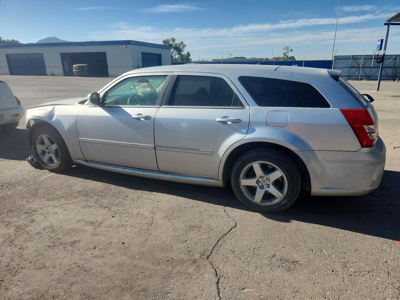 2008 Dodge Magnum Sxt Silver vin: 2D4FV37VX8H242531