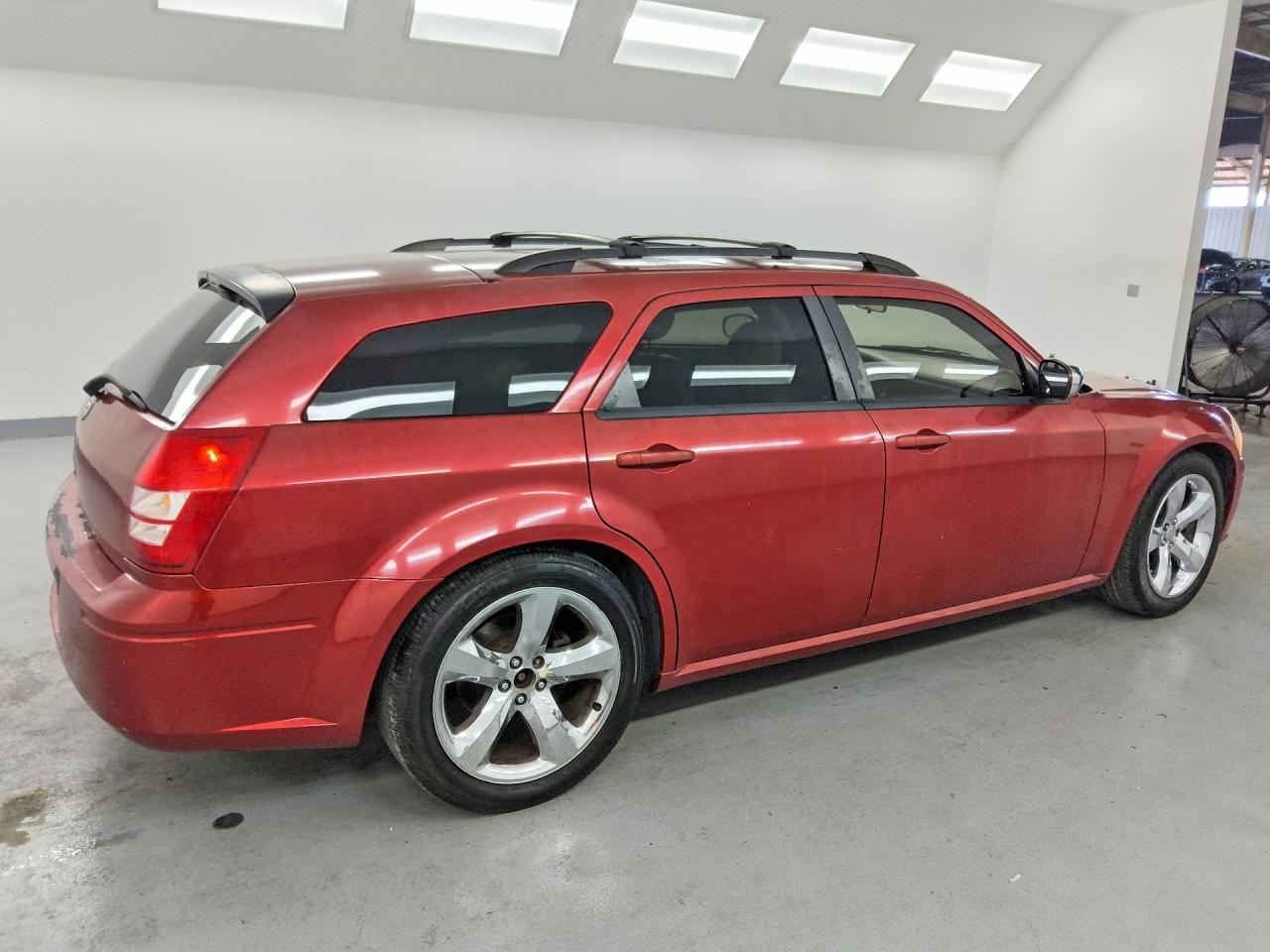 2007 Dodge Magnum Se Burgundy vin: 2D4FV47T17H717390