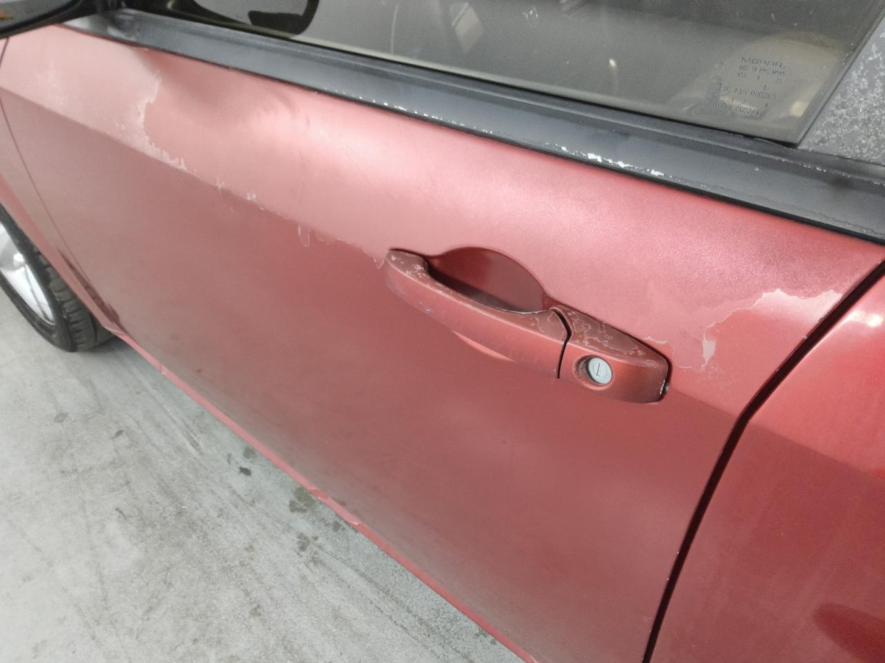 2007 Dodge Magnum Se Burgundy vin: 2D4FV47T17H717390 Damage: Left Front Door, Peeling, > 12 Inches