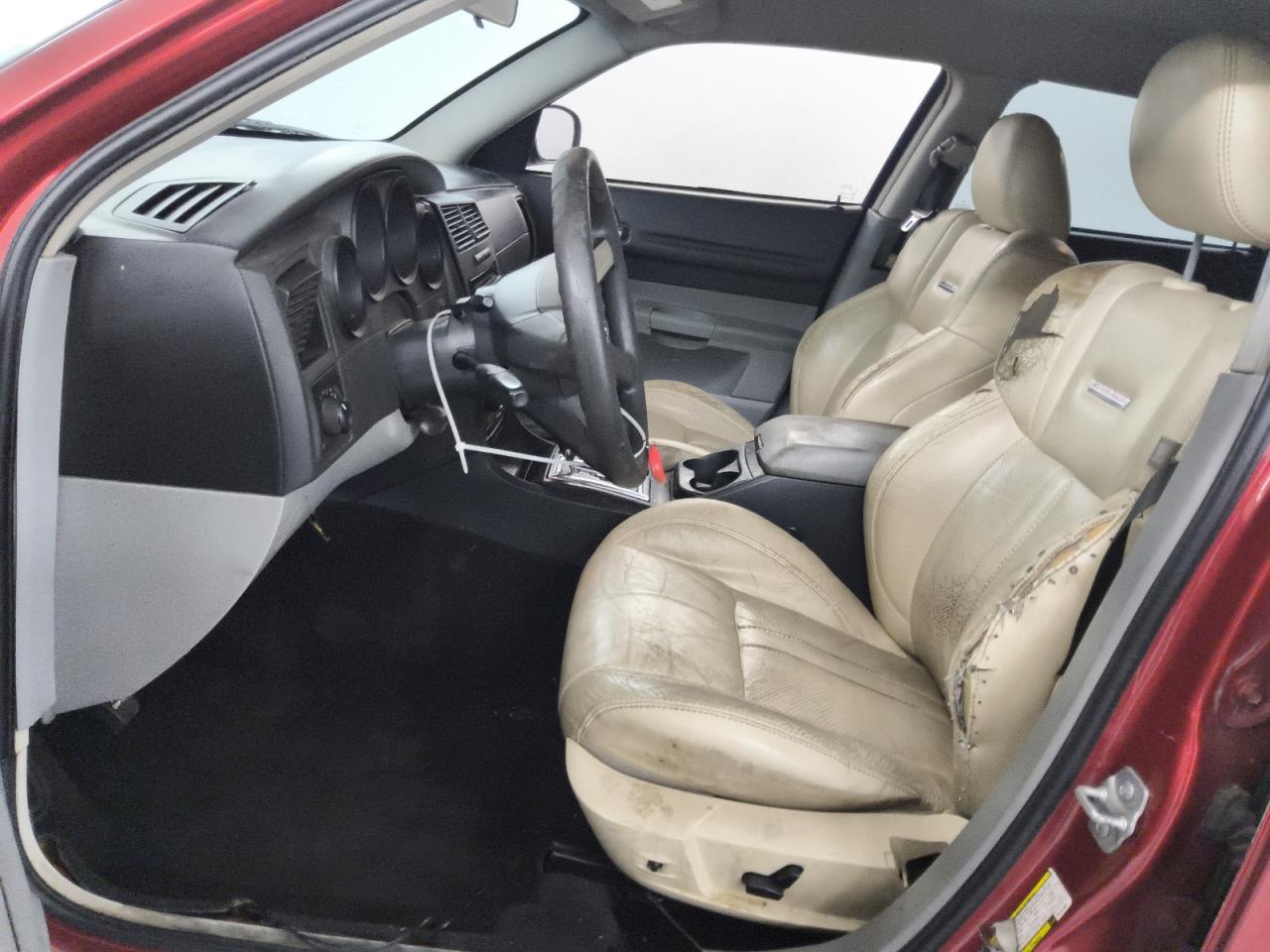 2007 Dodge Magnum Se Burgundy vin: 2D4FV47T17H717390 Damage: Left Front Seat Belt, Torn, 4 To 5 Inches