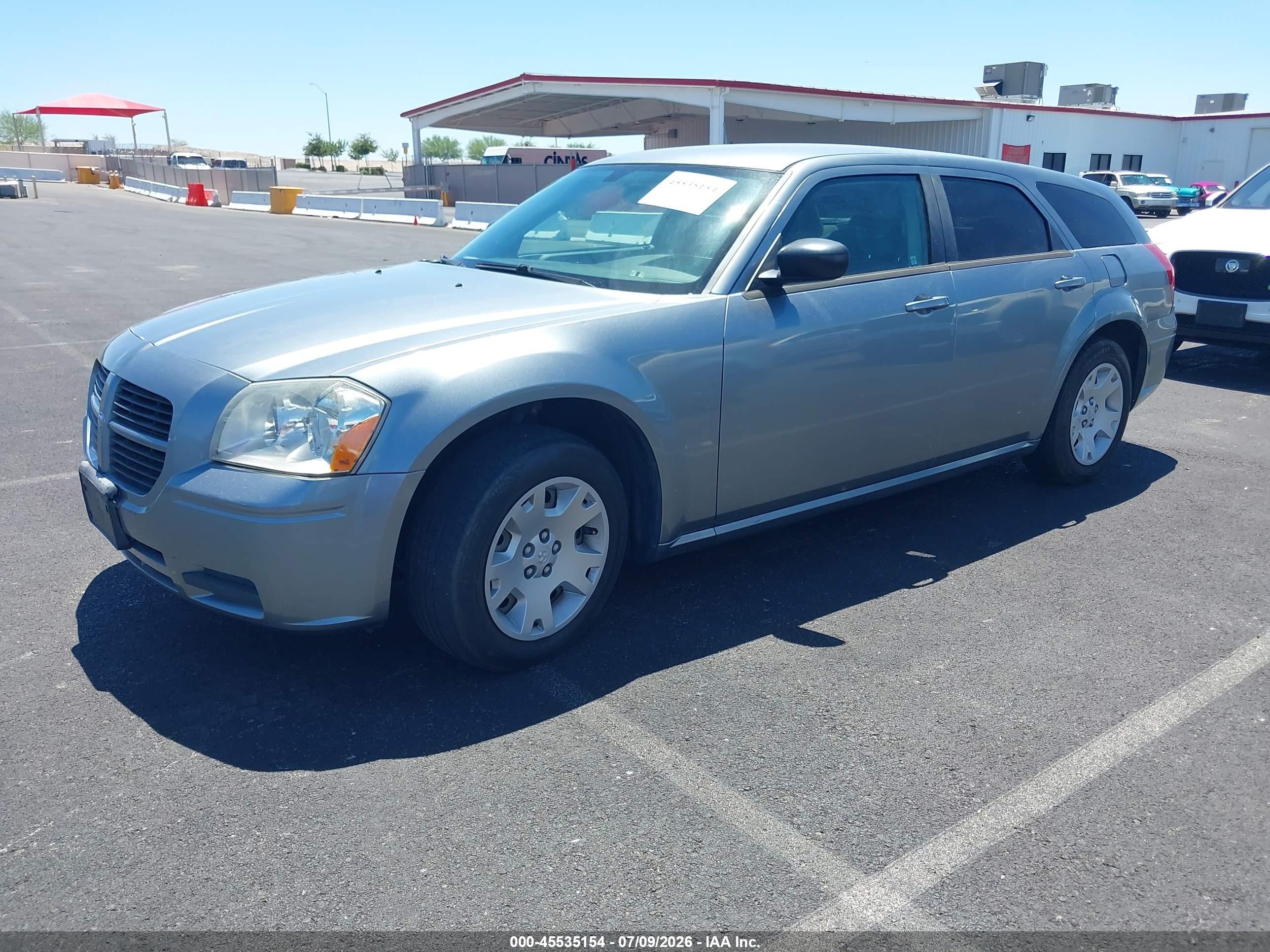 2007 Dodge Magnum   Silver vin: 2D4FV47T37H819337
