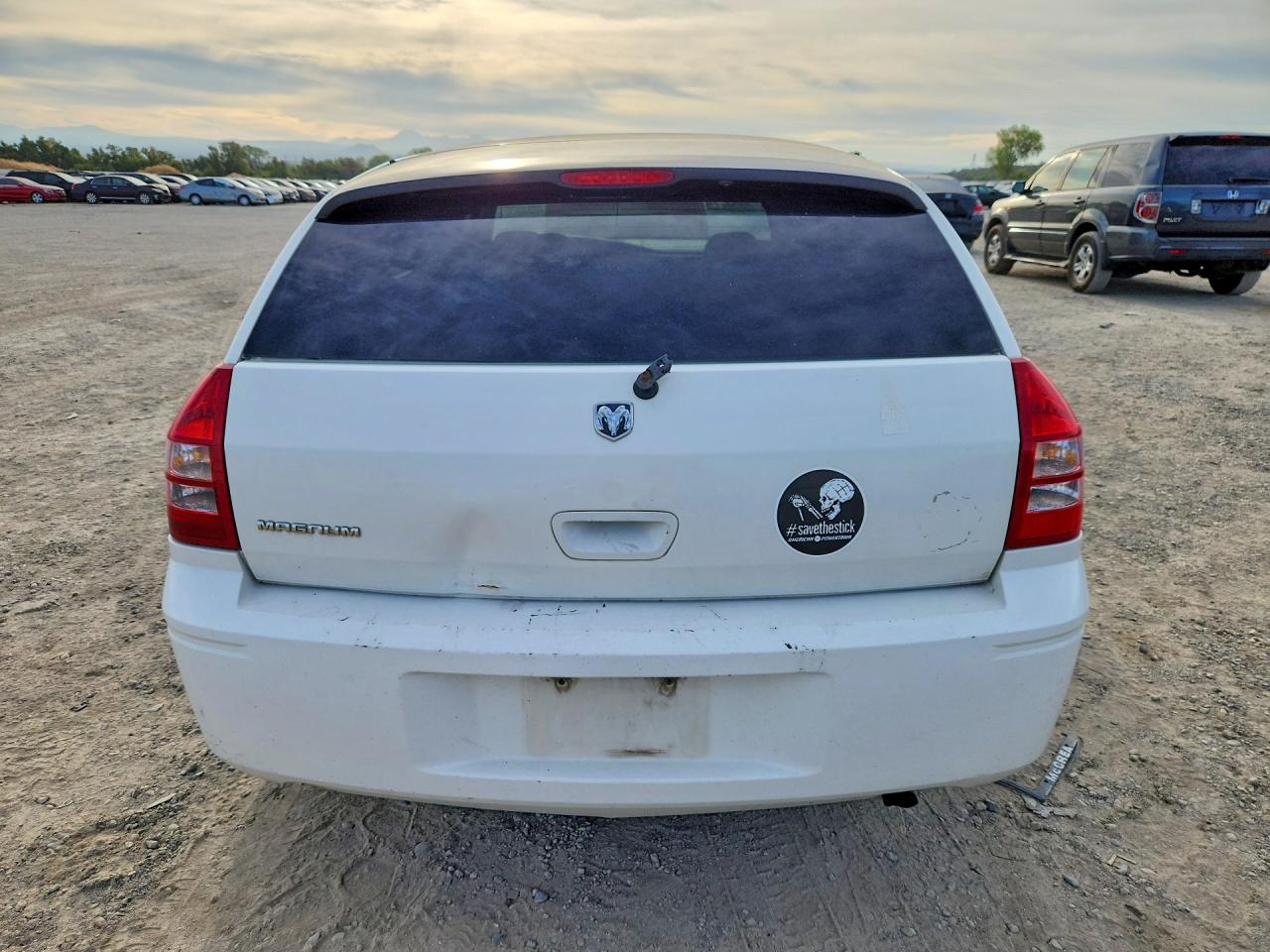2007 Dodge Magnum Se White vin: 2D4FV47T47H750125