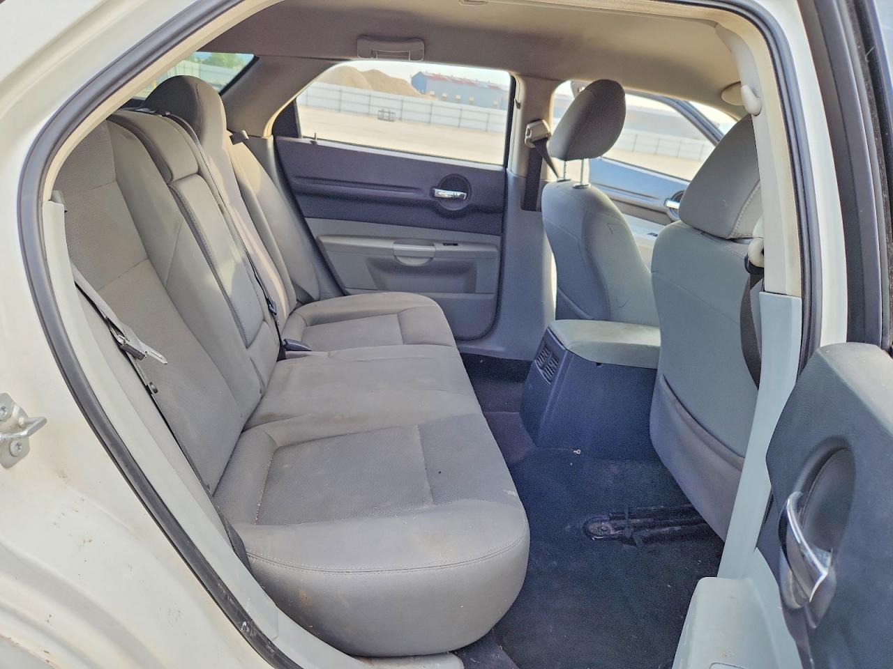 2007 Dodge Magnum Se White vin: 2D4FV47T47H750125
