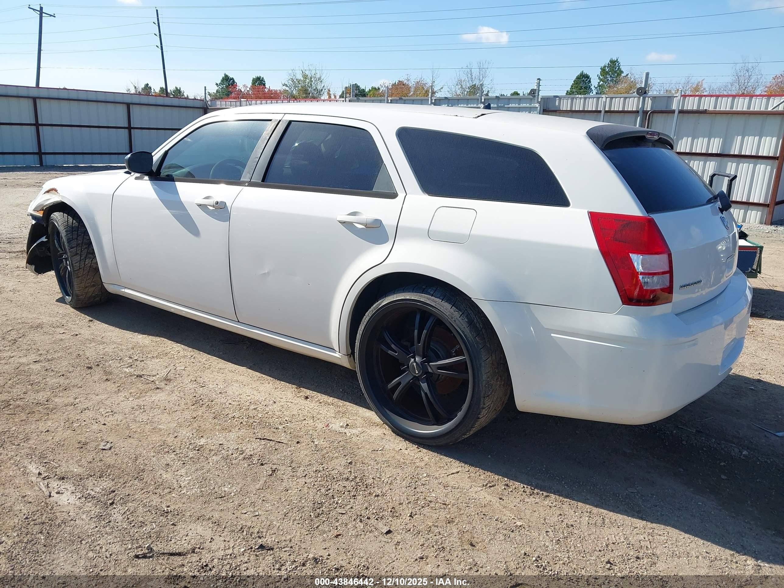 2008 Dodge Magnum   Белый vin: 2D4FV47T48H130795