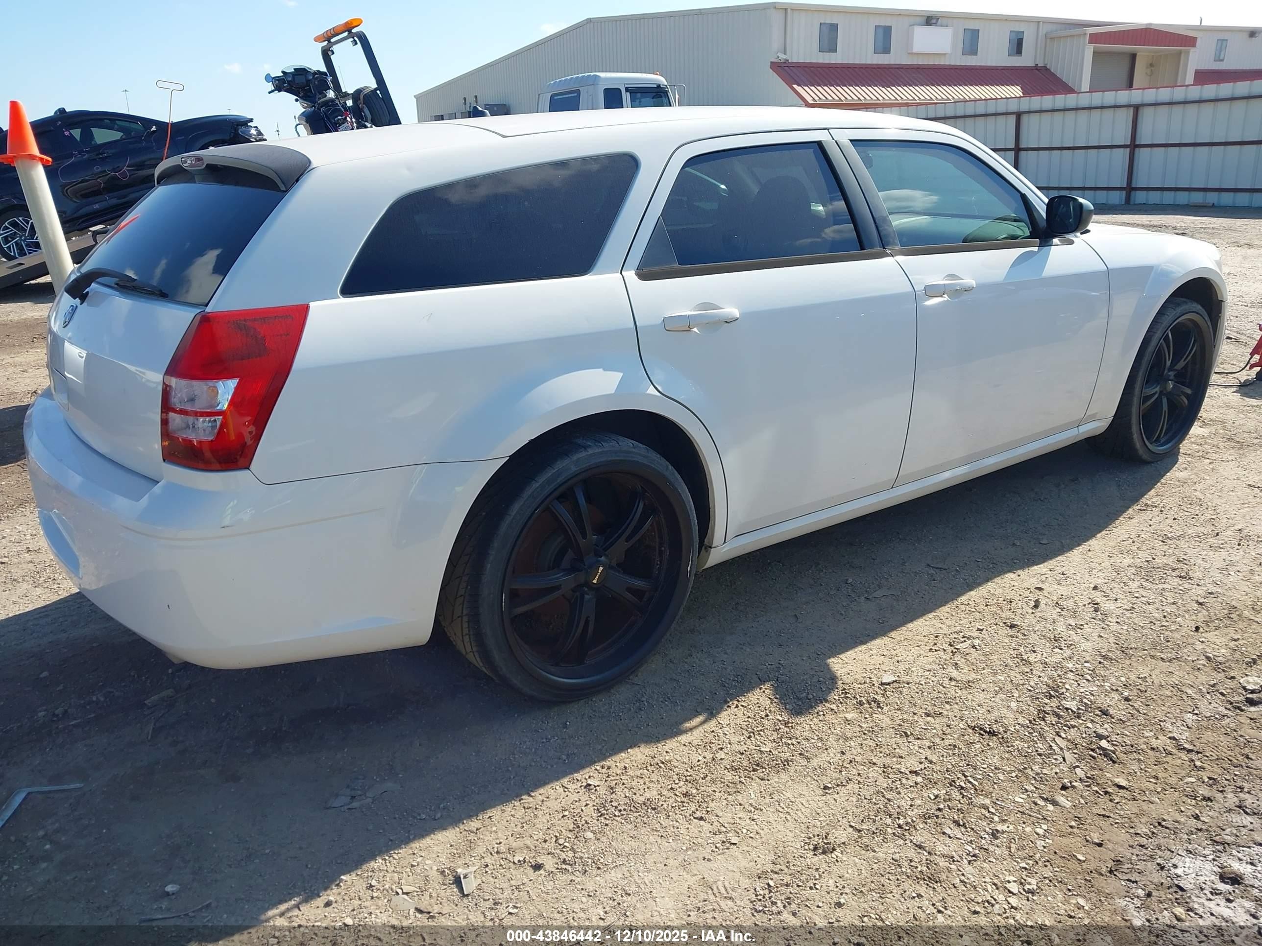 2008 Dodge Magnum   Белый vin: 2D4FV47T48H130795