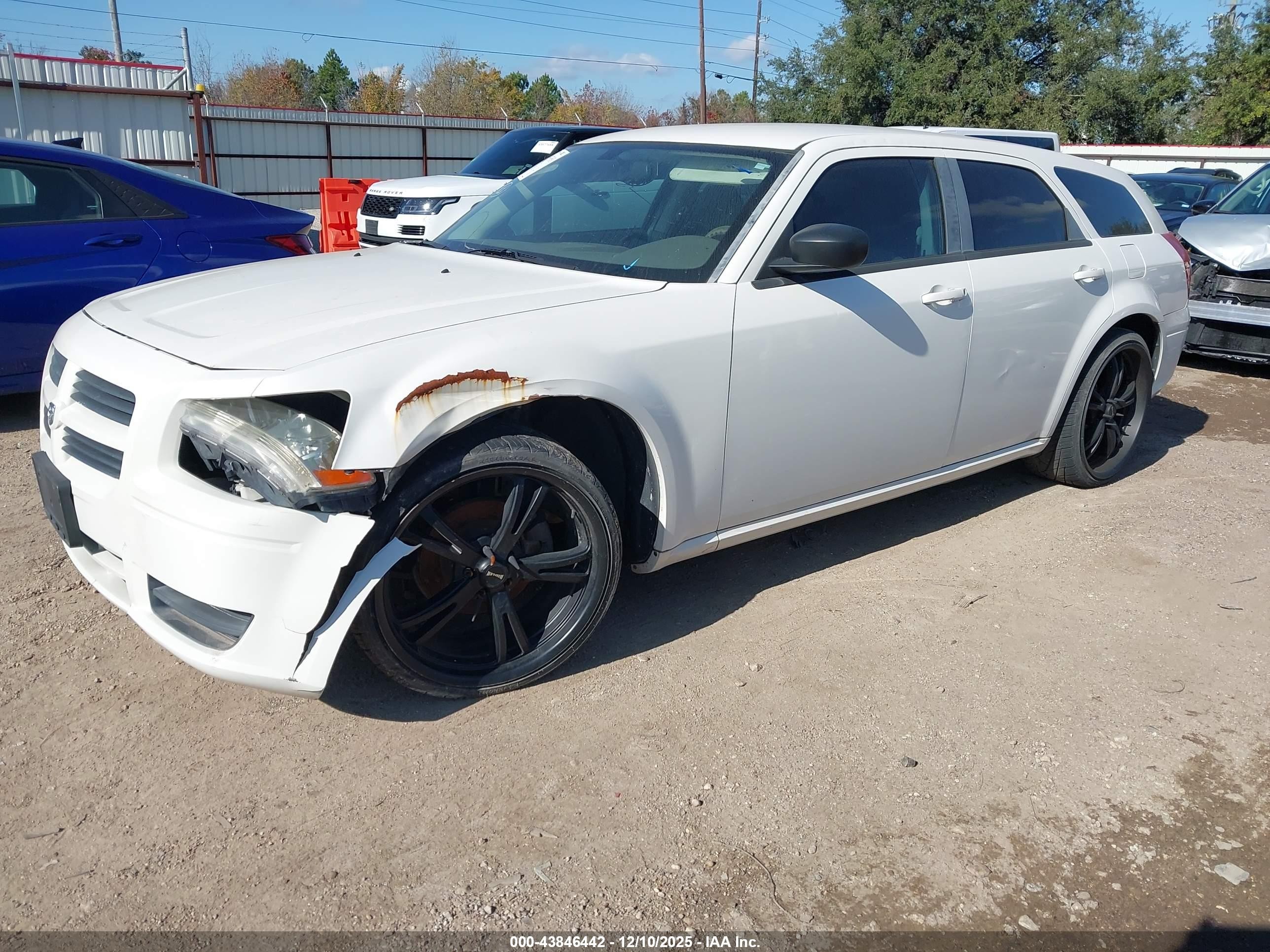 2008 Dodge Magnum   Белый vin: 2D4FV47T48H130795