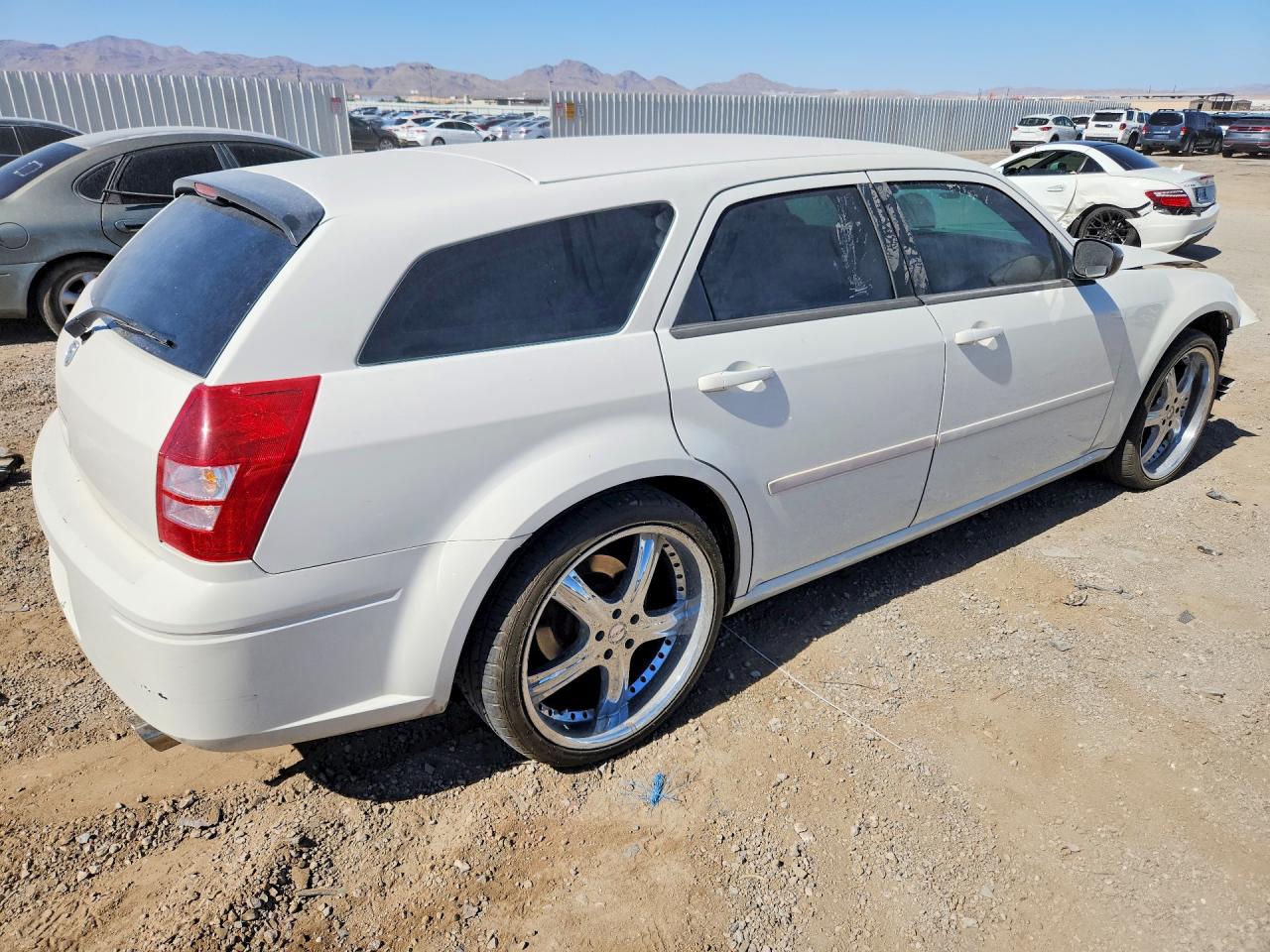 2006 Dodge Magnum Se White vin: 2D4FV47T56H417043