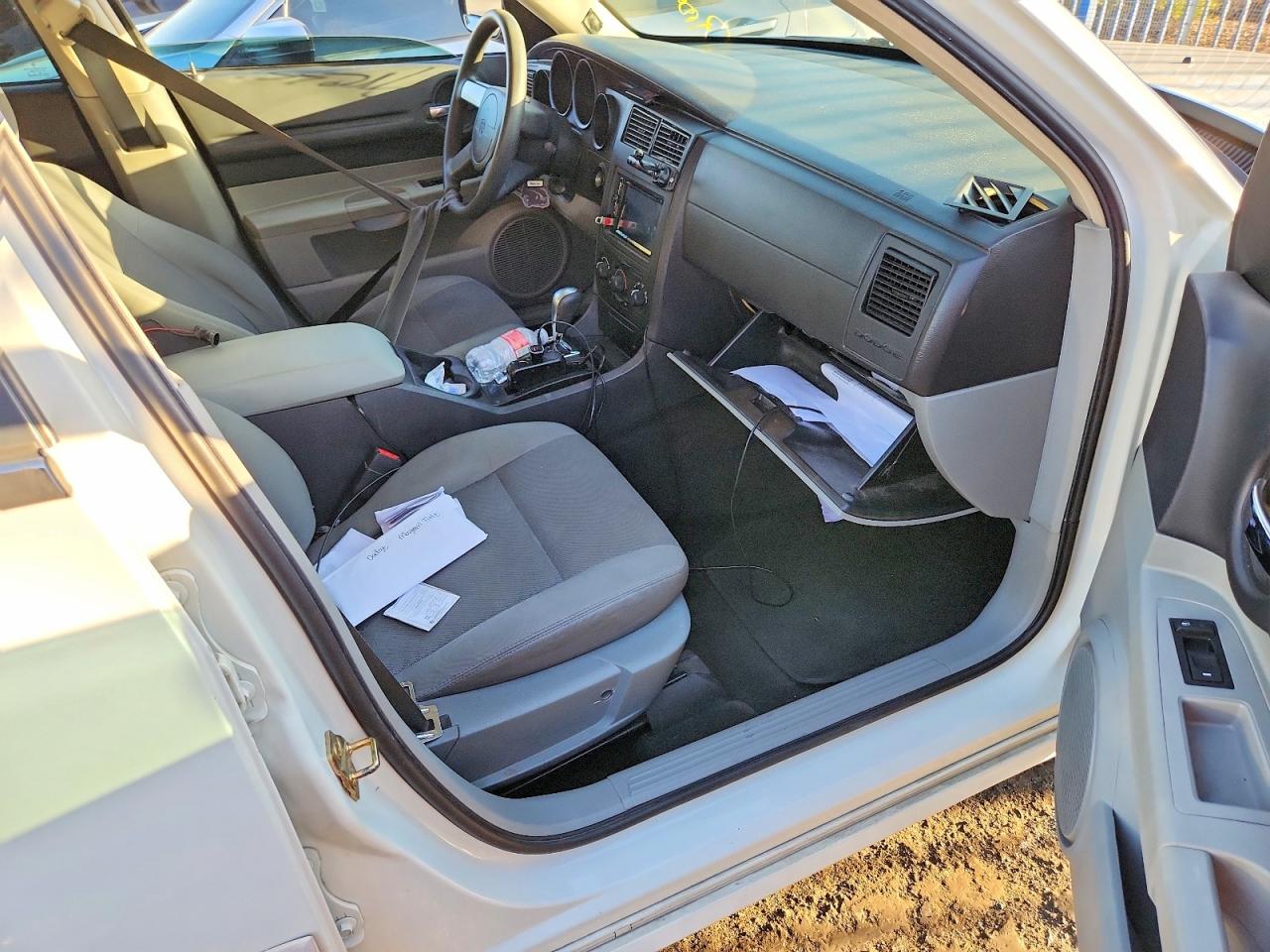 2006 Dodge Magnum Se White vin: 2D4FV47T56H417043