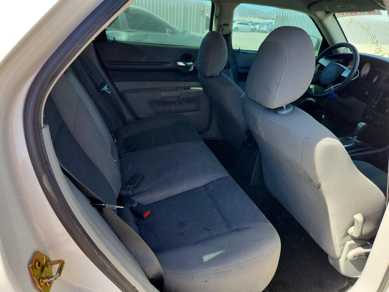 2006 Dodge Magnum Se White vin: 2D4FV47T56H417043