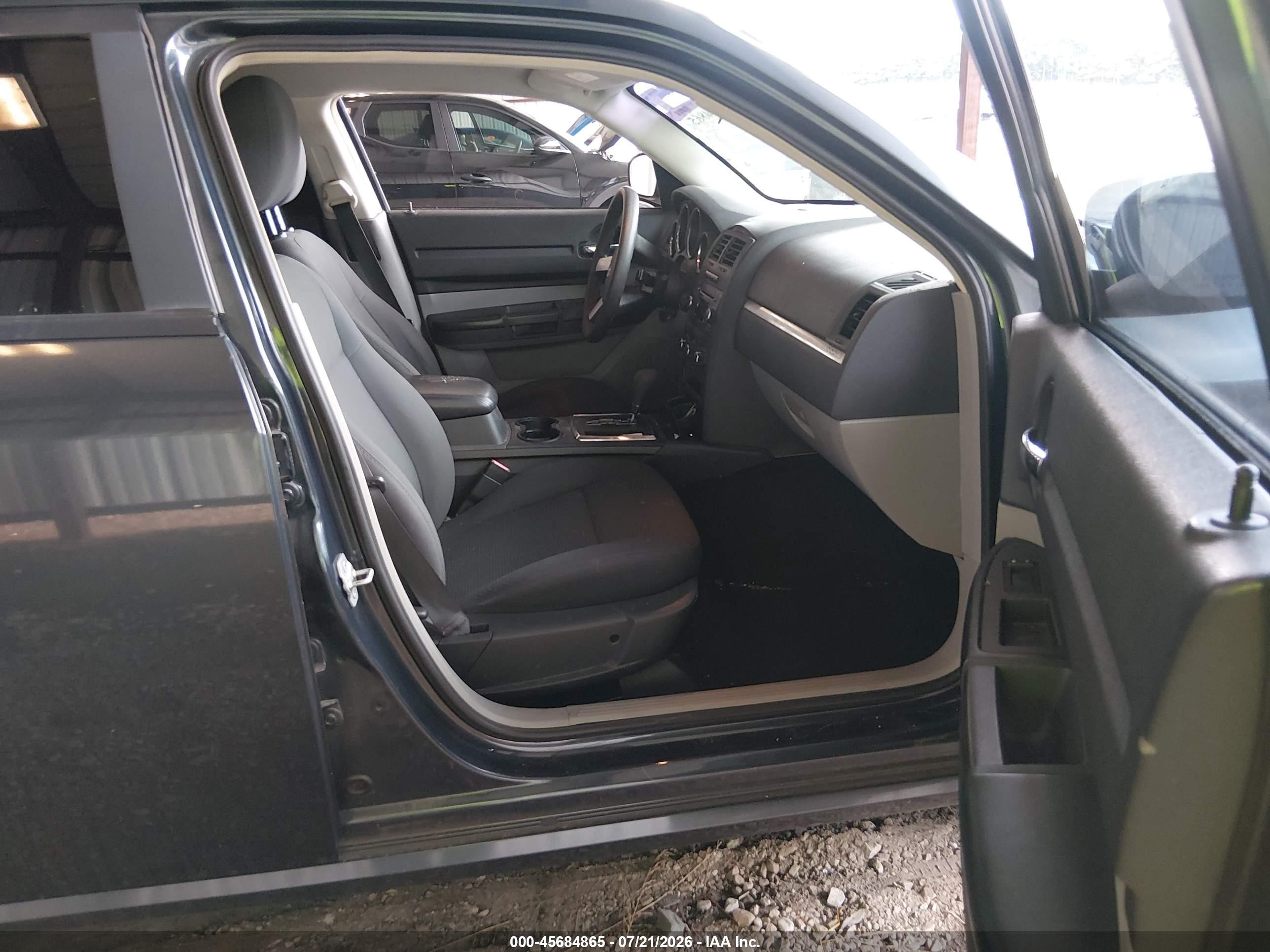 2008 Dodge Magnum   Gray vin: 2D4FV47T58H111477
