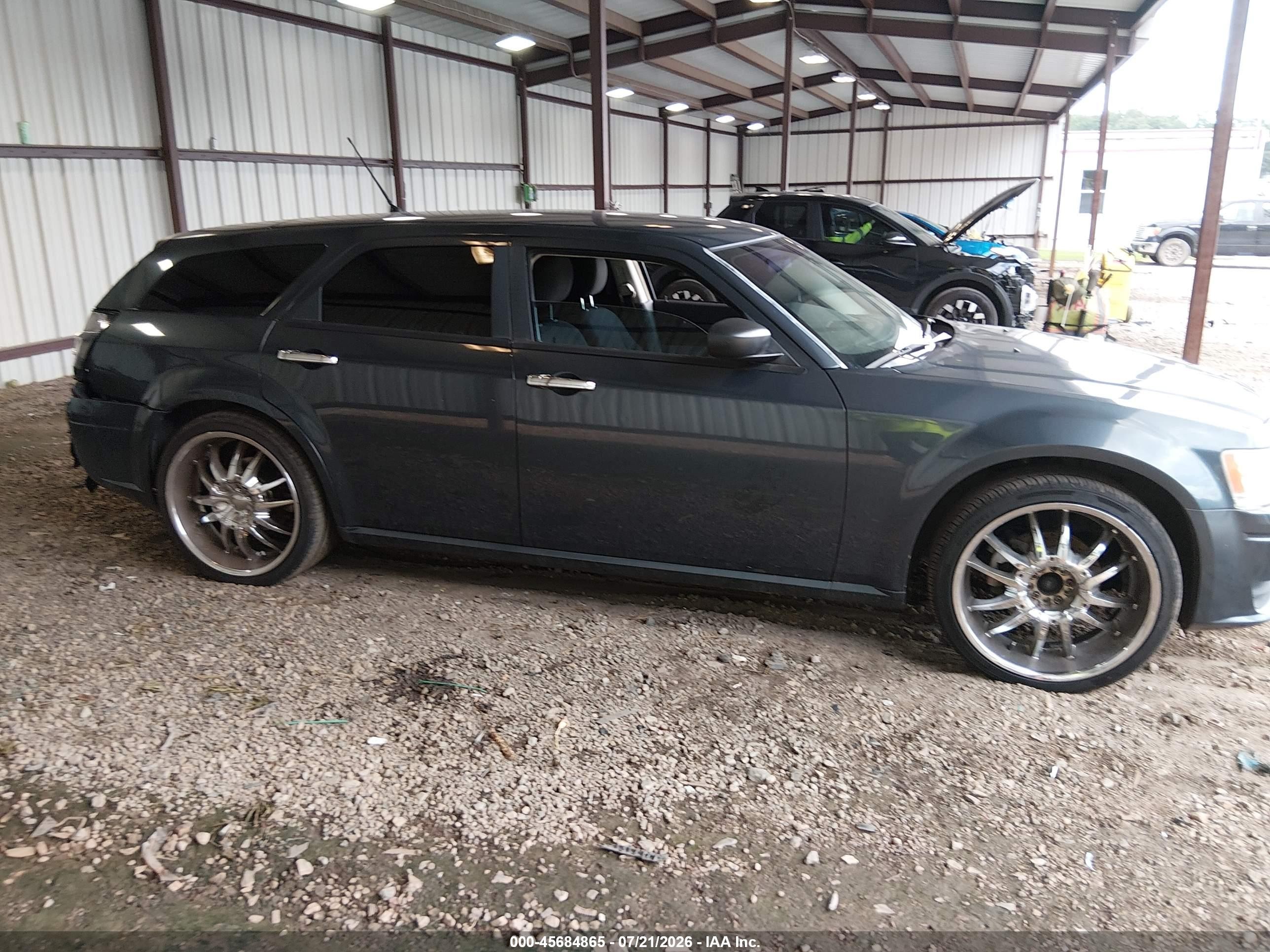2008 Dodge Magnum   Gray vin: 2D4FV47T58H111477
