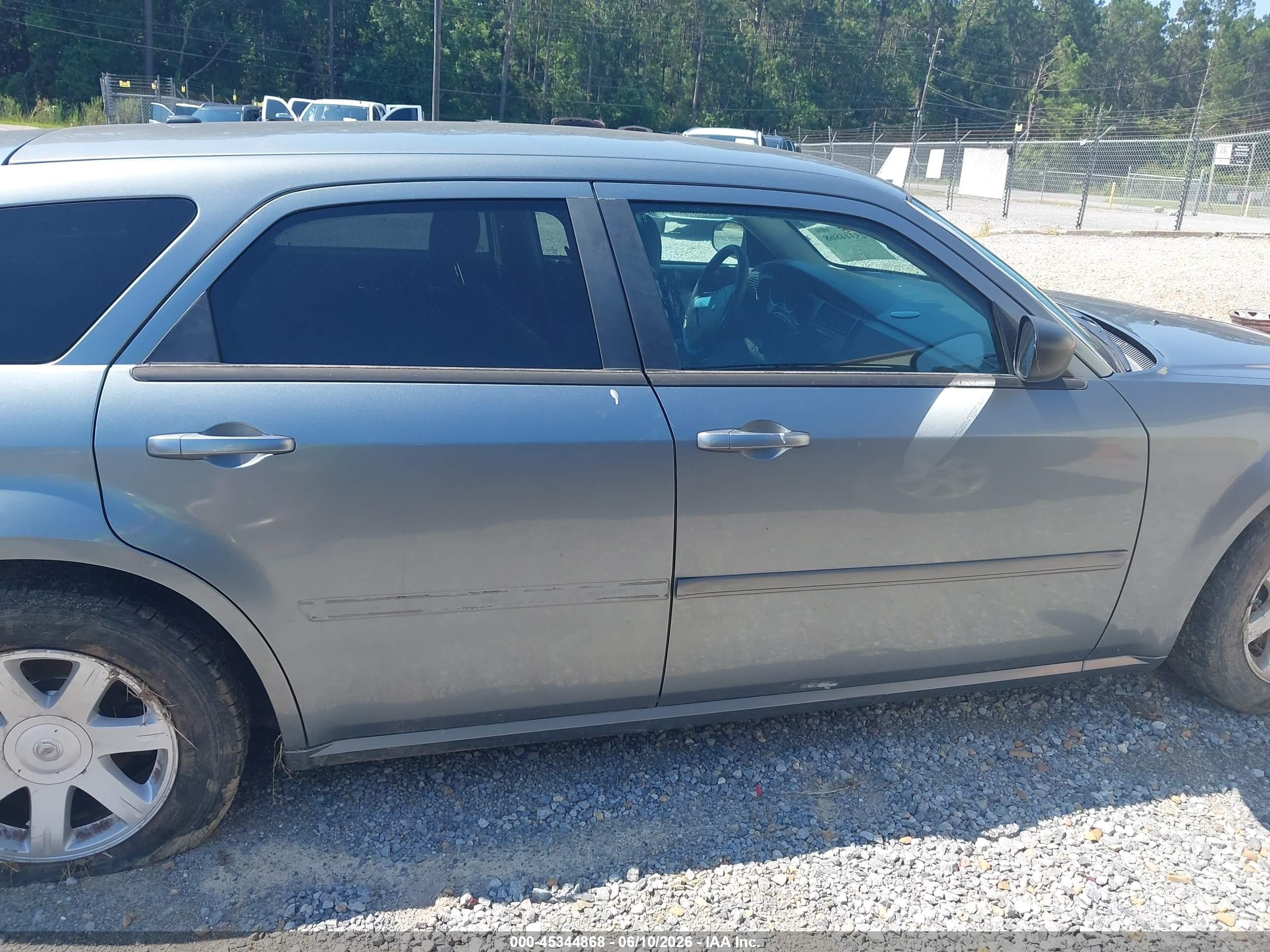 2006 Dodge Magnum   Gray vin: 2D4FV47T76H247705