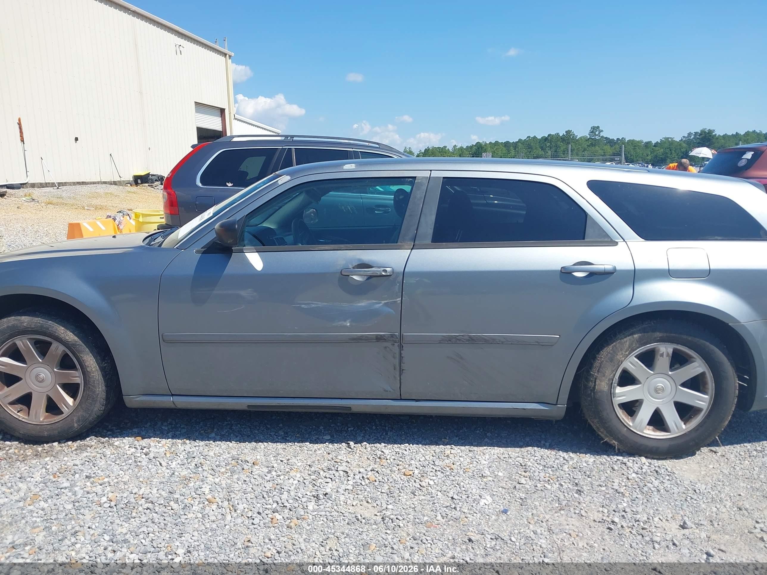 2006 Dodge Magnum   Gray vin: 2D4FV47T76H247705