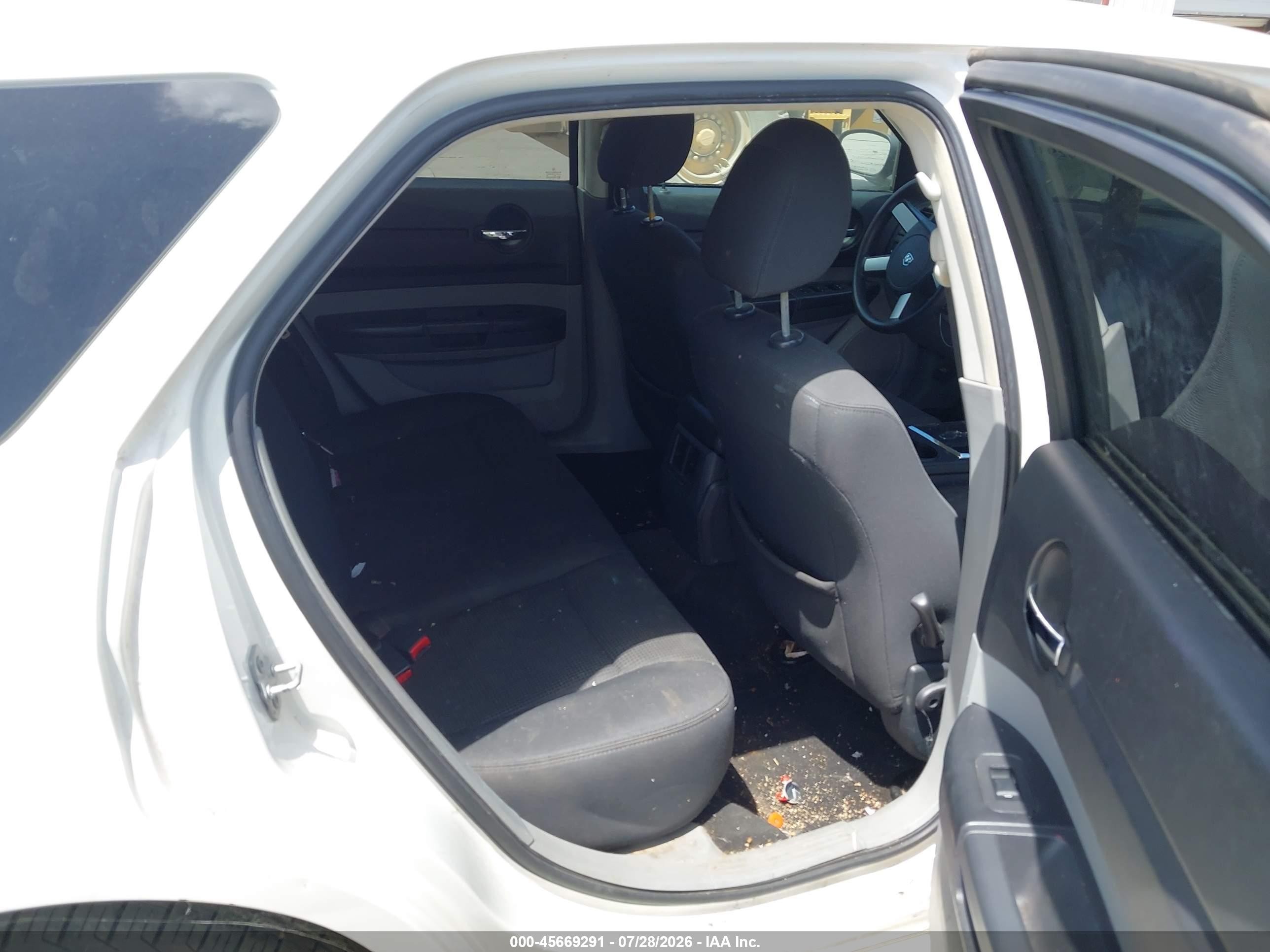 2008 Dodge Magnum   White vin: 2D4FV47T78H221513