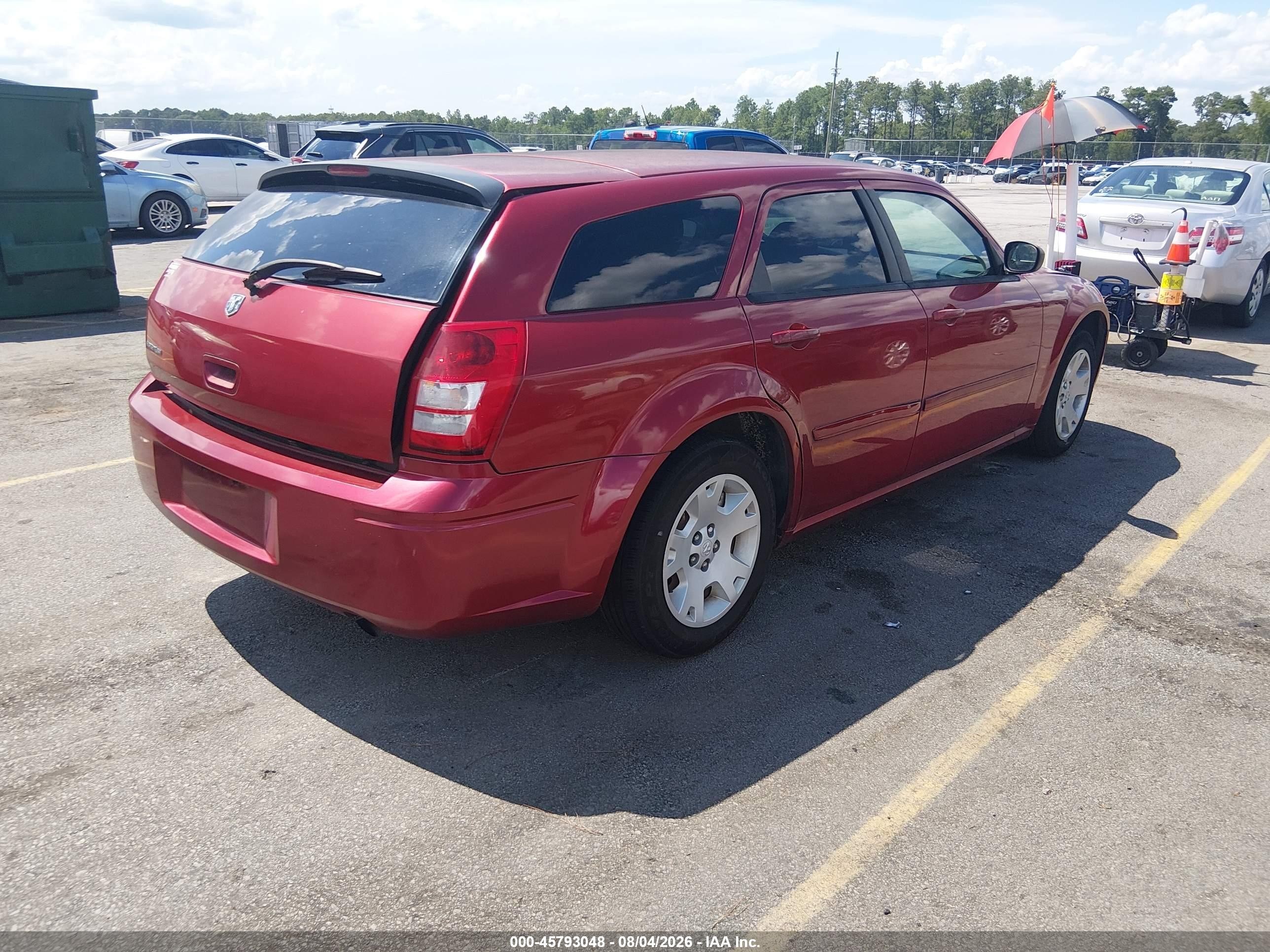 2006 Dodge Magnum Red vin: 2D4FV47T86H241198