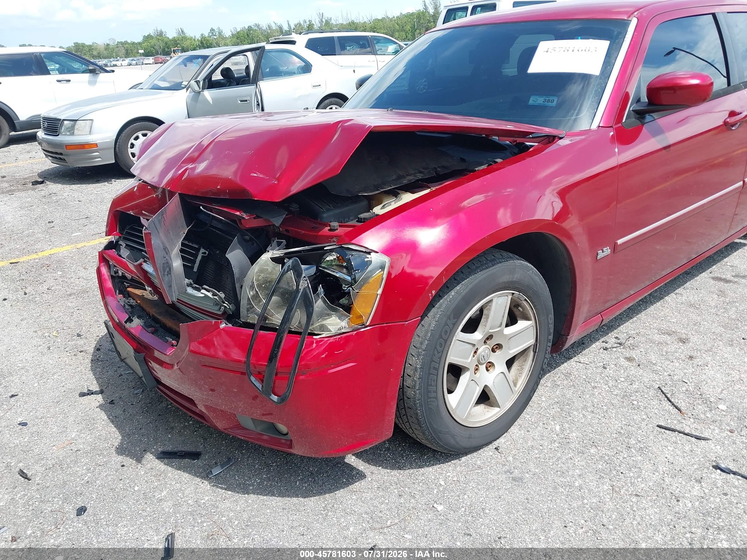 2006 Dodge Magnum   Red vin: 2D4FV47V06H453997