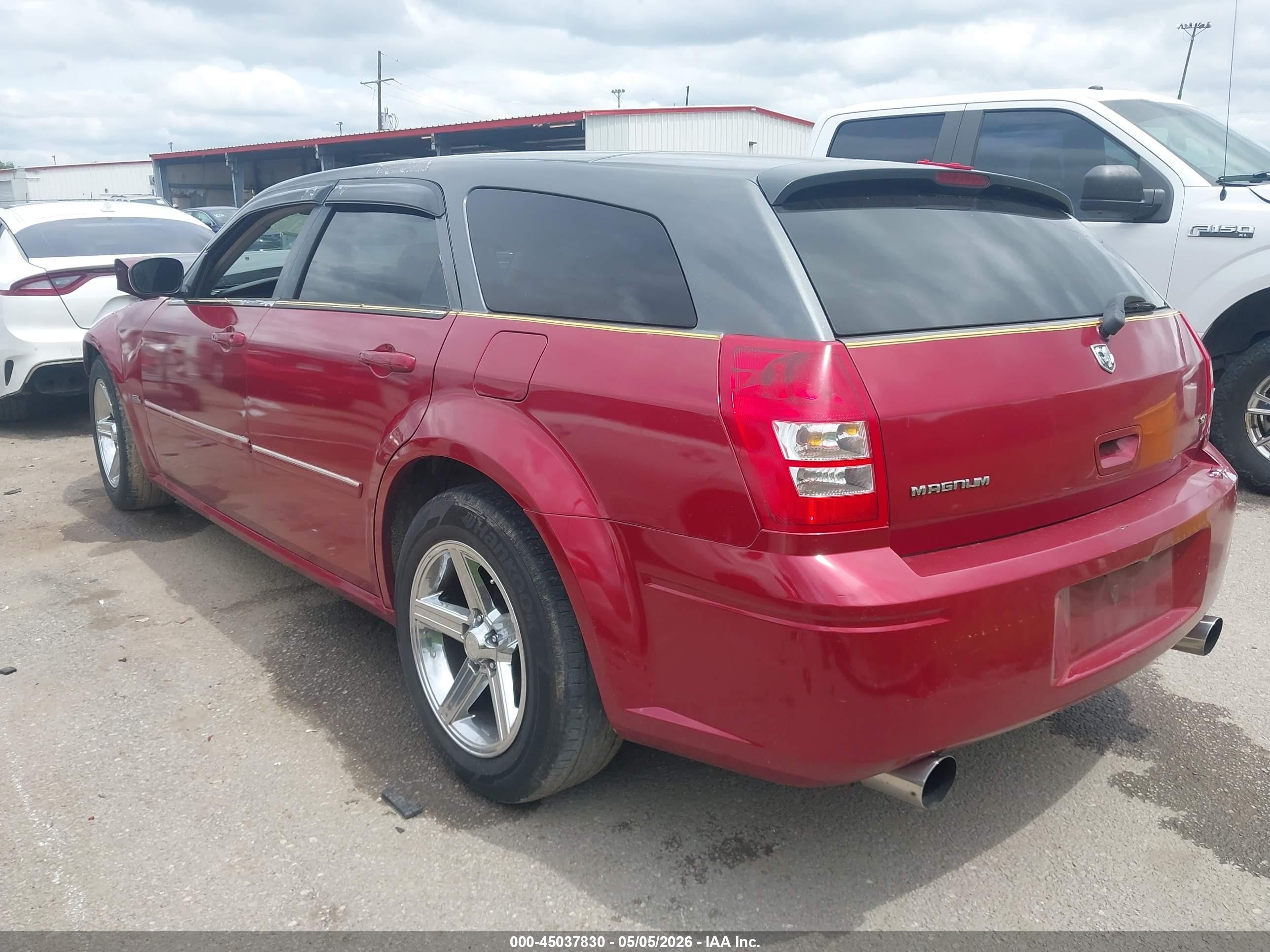 2007 Dodge Magnum   Red vin: 2D4FV47V07H630775