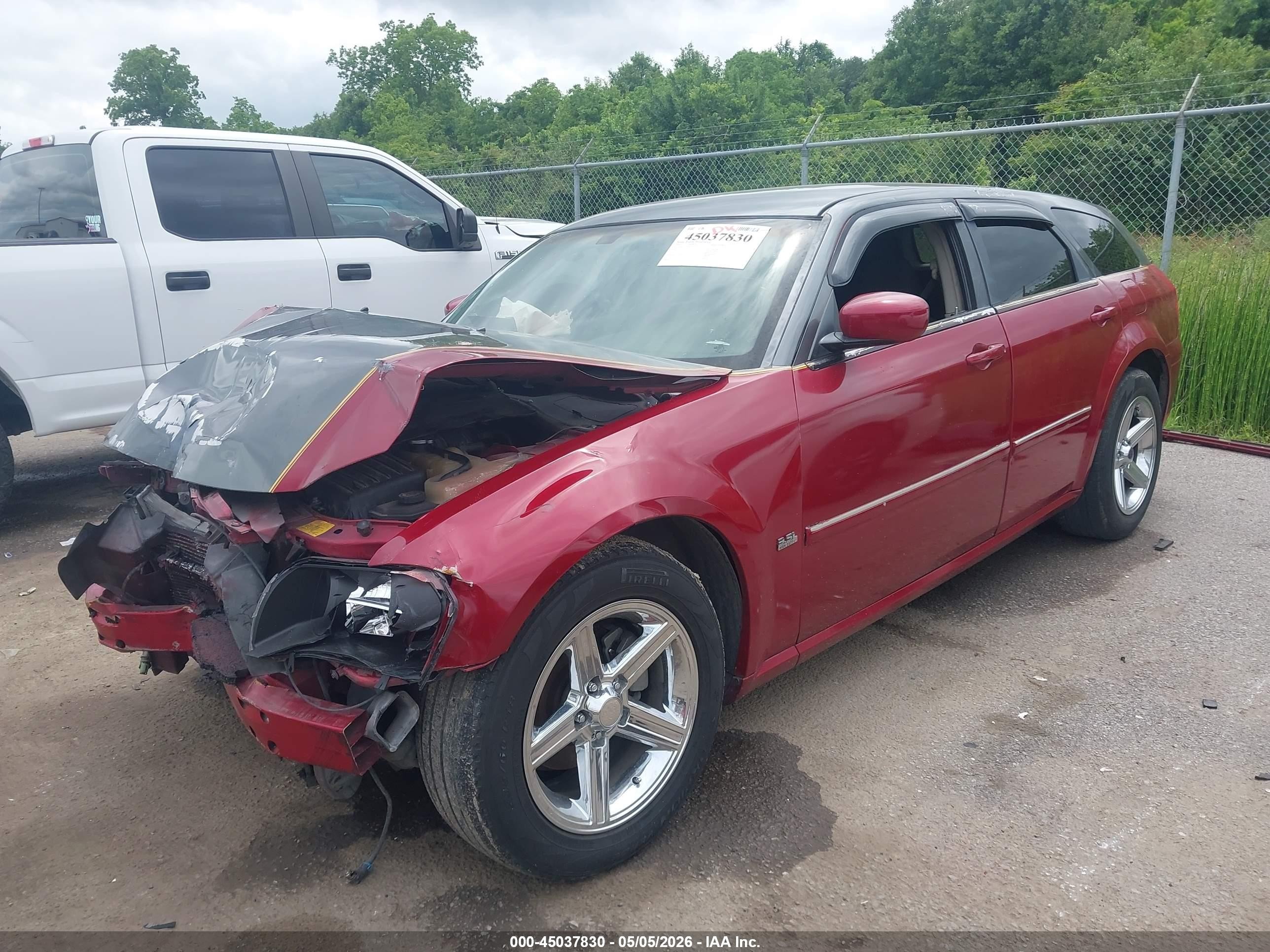 2007 Dodge Magnum   Red vin: 2D4FV47V07H630775