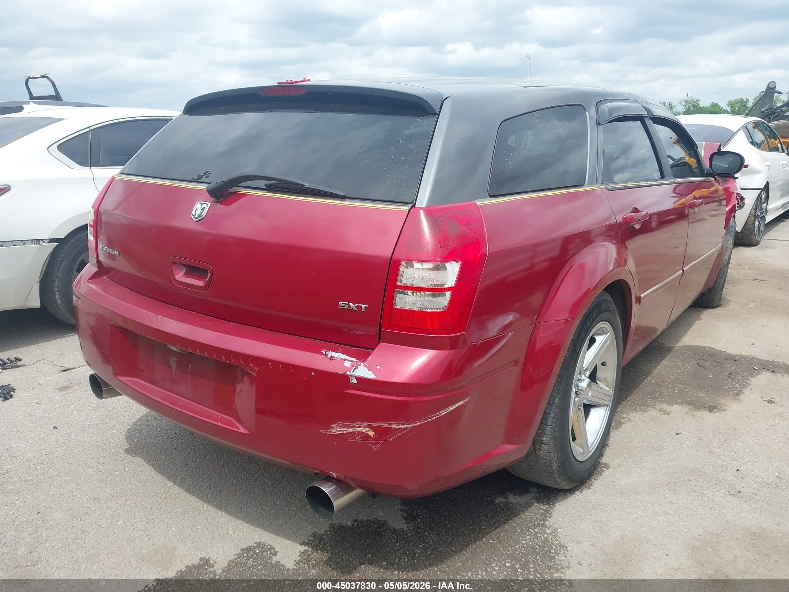 2007 Dodge Magnum   Red vin: 2D4FV47V07H630775