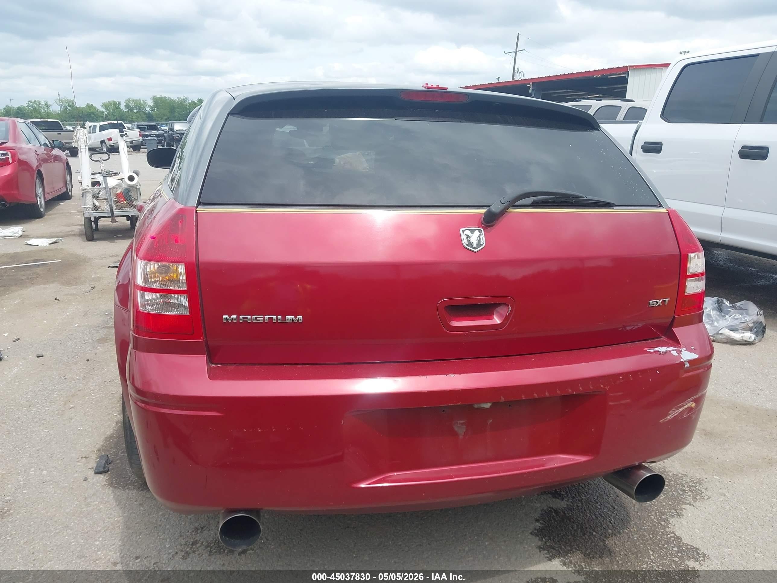 2007 Dodge Magnum   Red vin: 2D4FV47V07H630775
