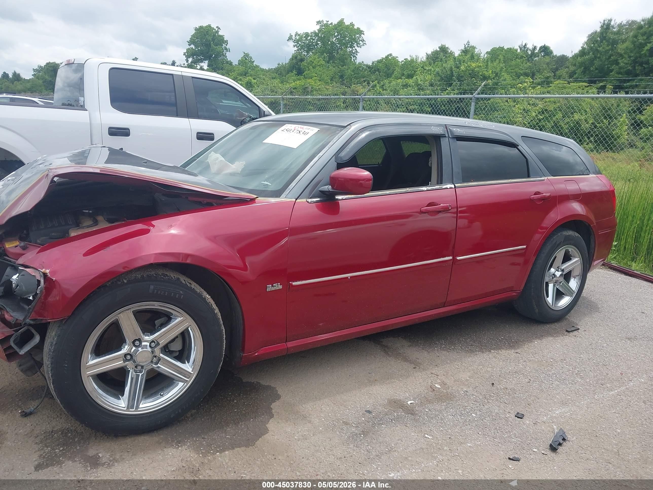 2007 Dodge Magnum   Red vin: 2D4FV47V07H630775