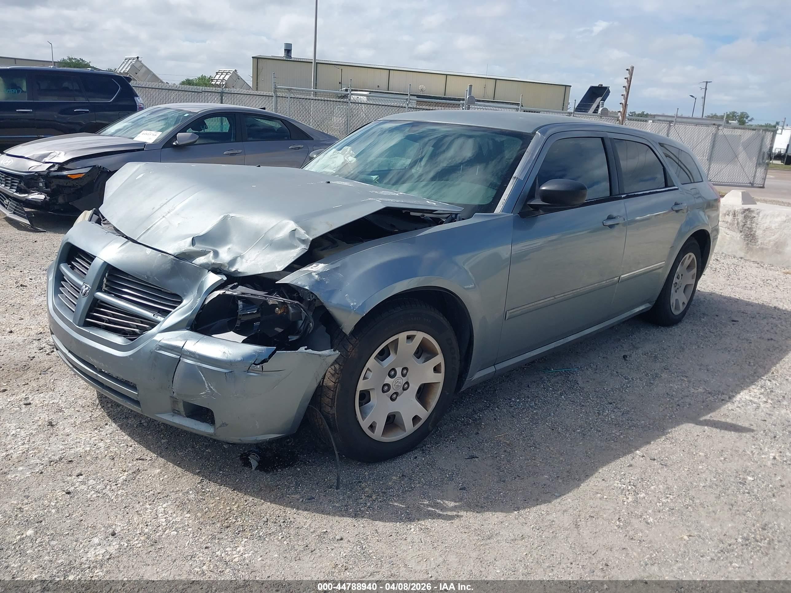 2007 Dodge Magnum   Gray vin: 2D4FV47V17H644409