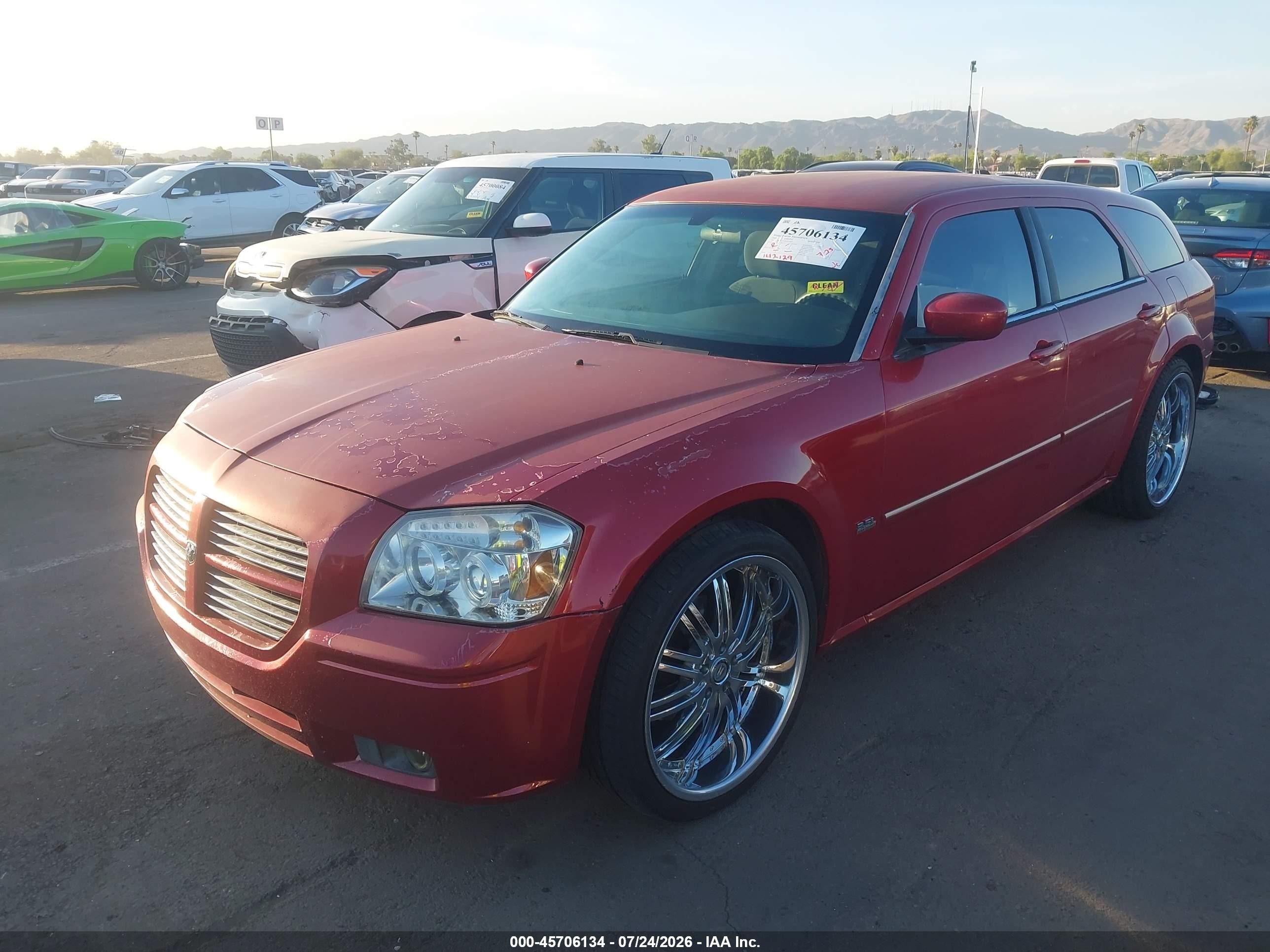 2006 Dodge Magnum   Red vin: 2D4FV47V36H443660
