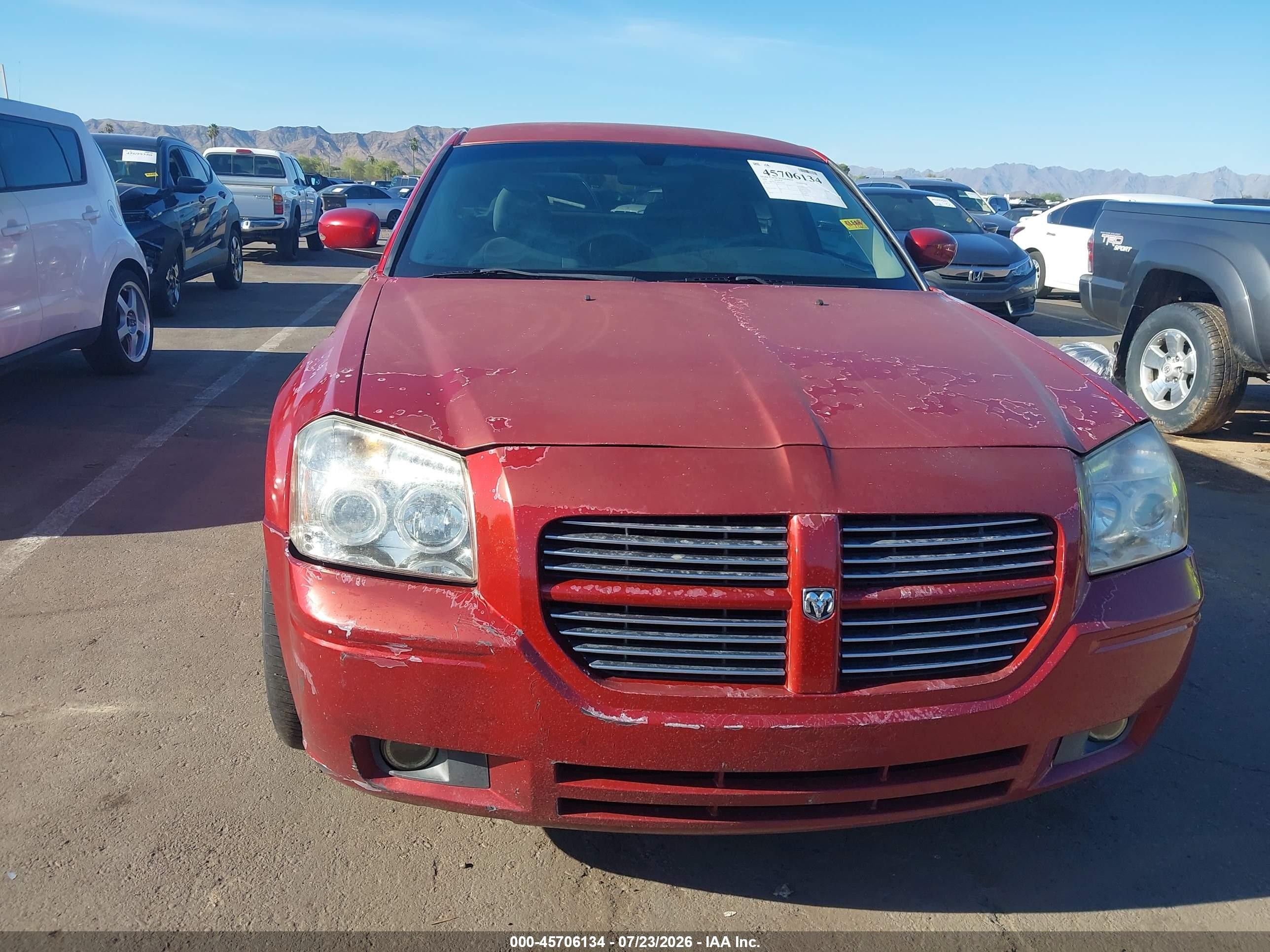 2006 Dodge Magnum   Red vin: 2D4FV47V36H443660