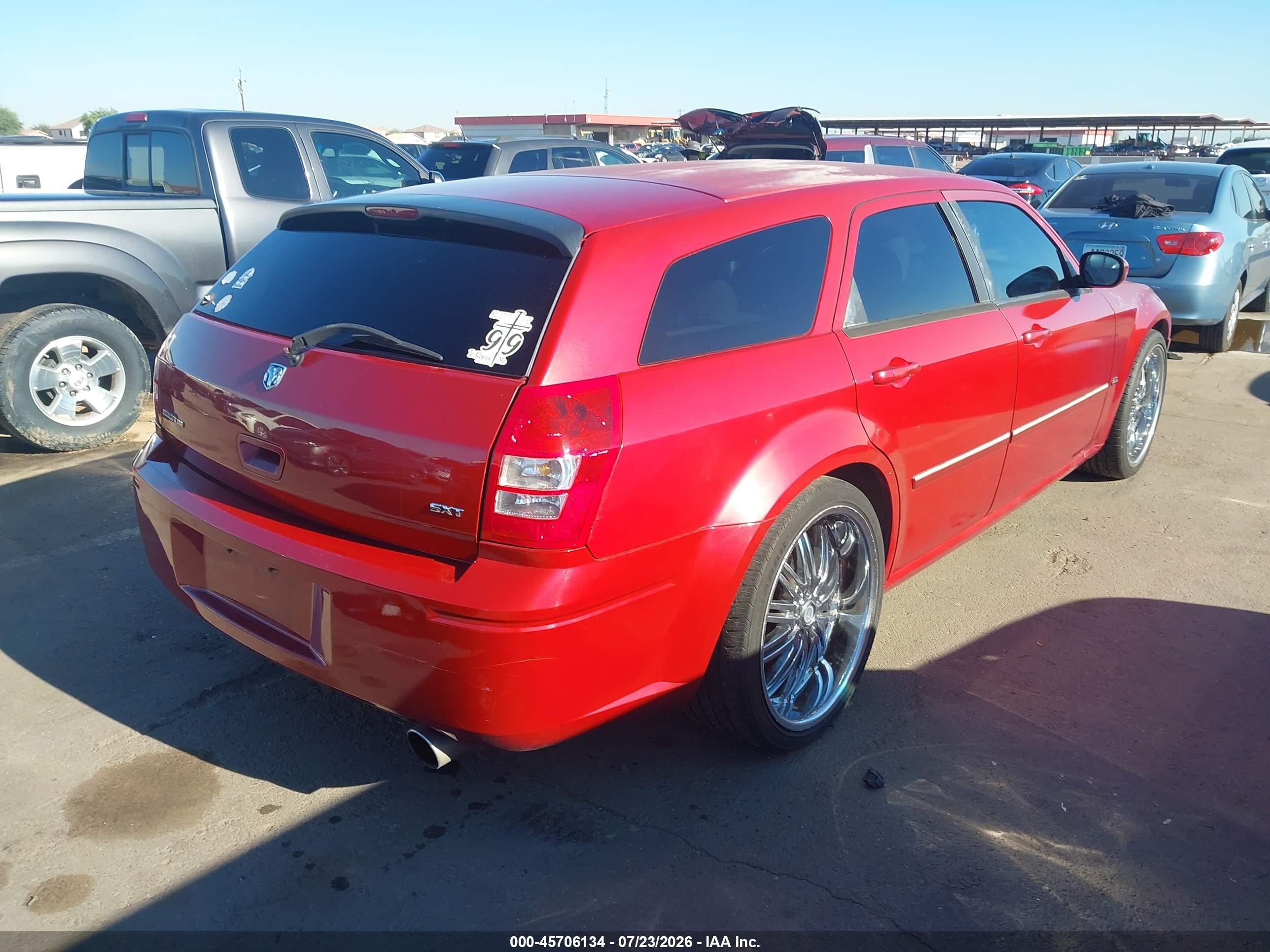 2006 Dodge Magnum   Red vin: 2D4FV47V36H443660